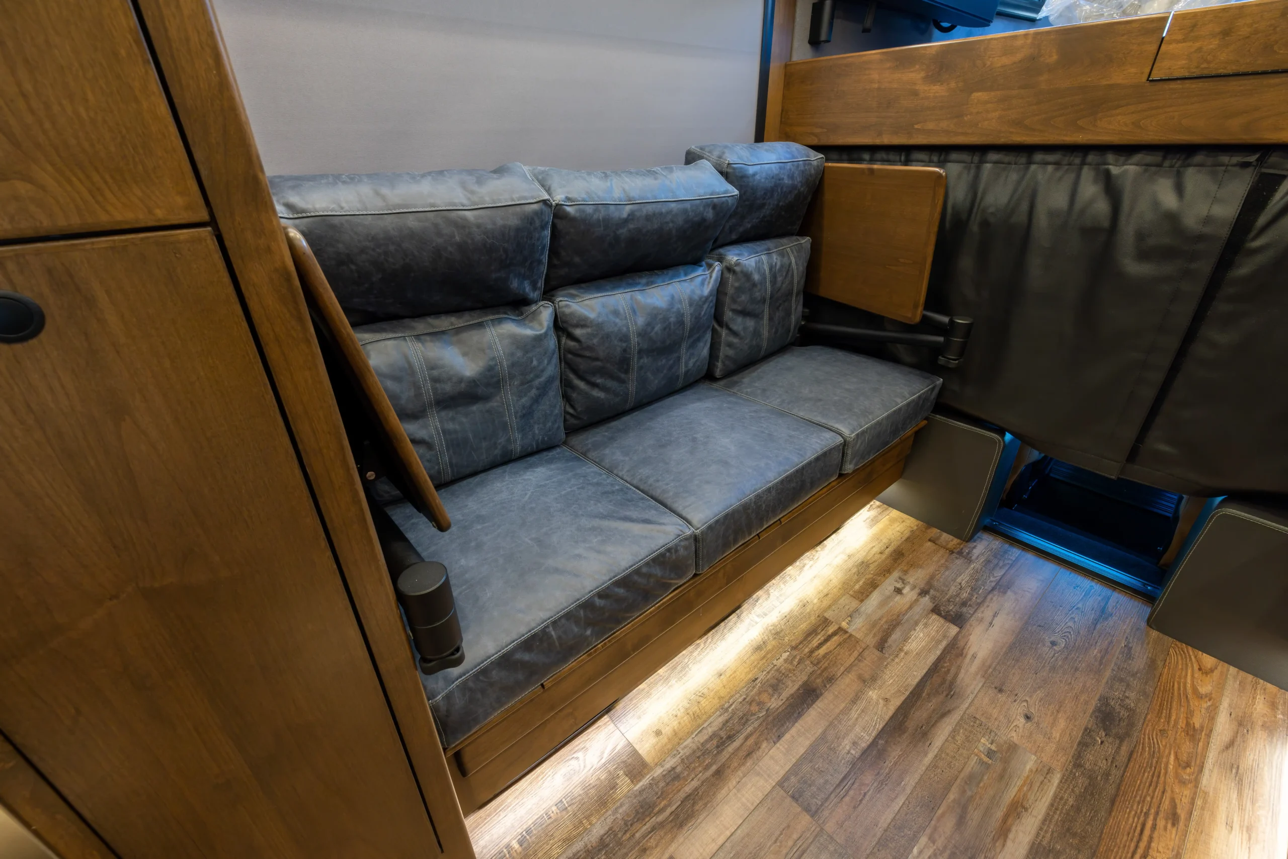 2022 EarthRoamer XV-LTi 062