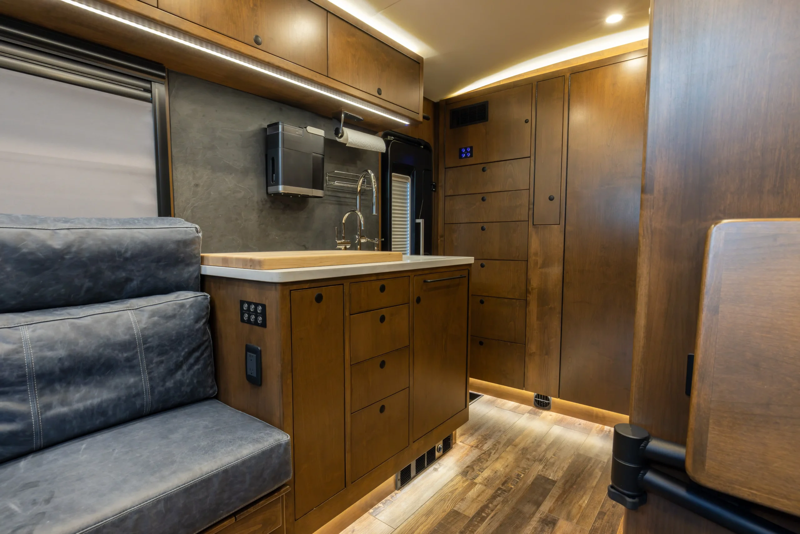 2022 EarthRoamer XV-LTi 062