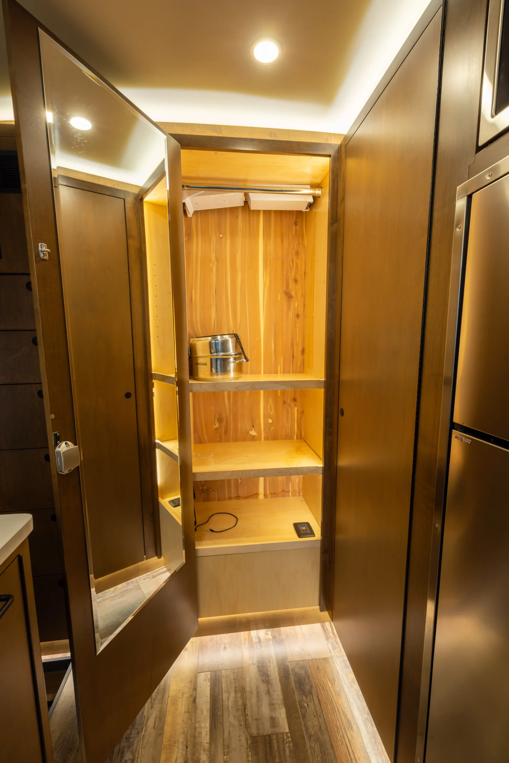 2022 EarthRoamer XV-LTi 062