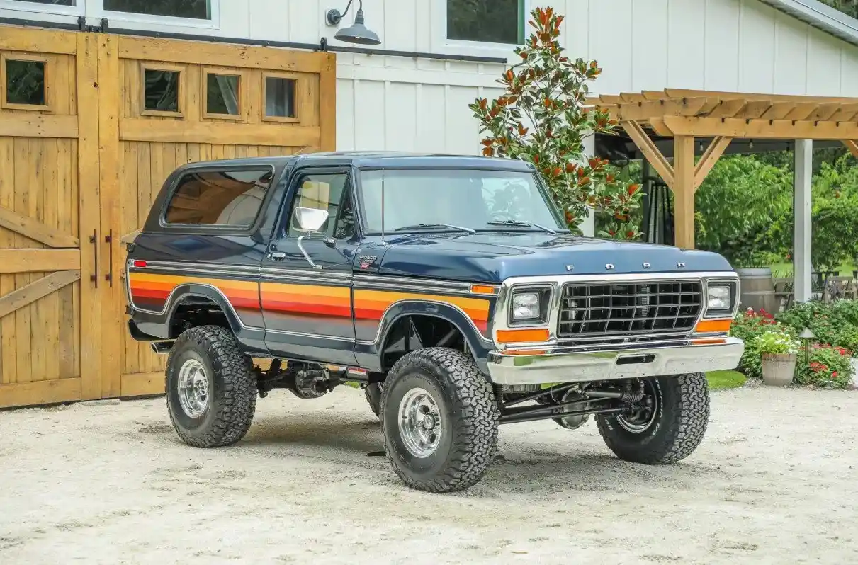 7.3L Godzilla-Powered 1978 Ford Bronco Free Wheeling - 5