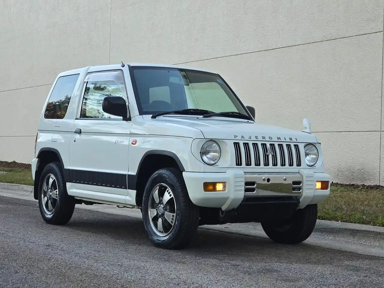  Mitsubishi Pajero