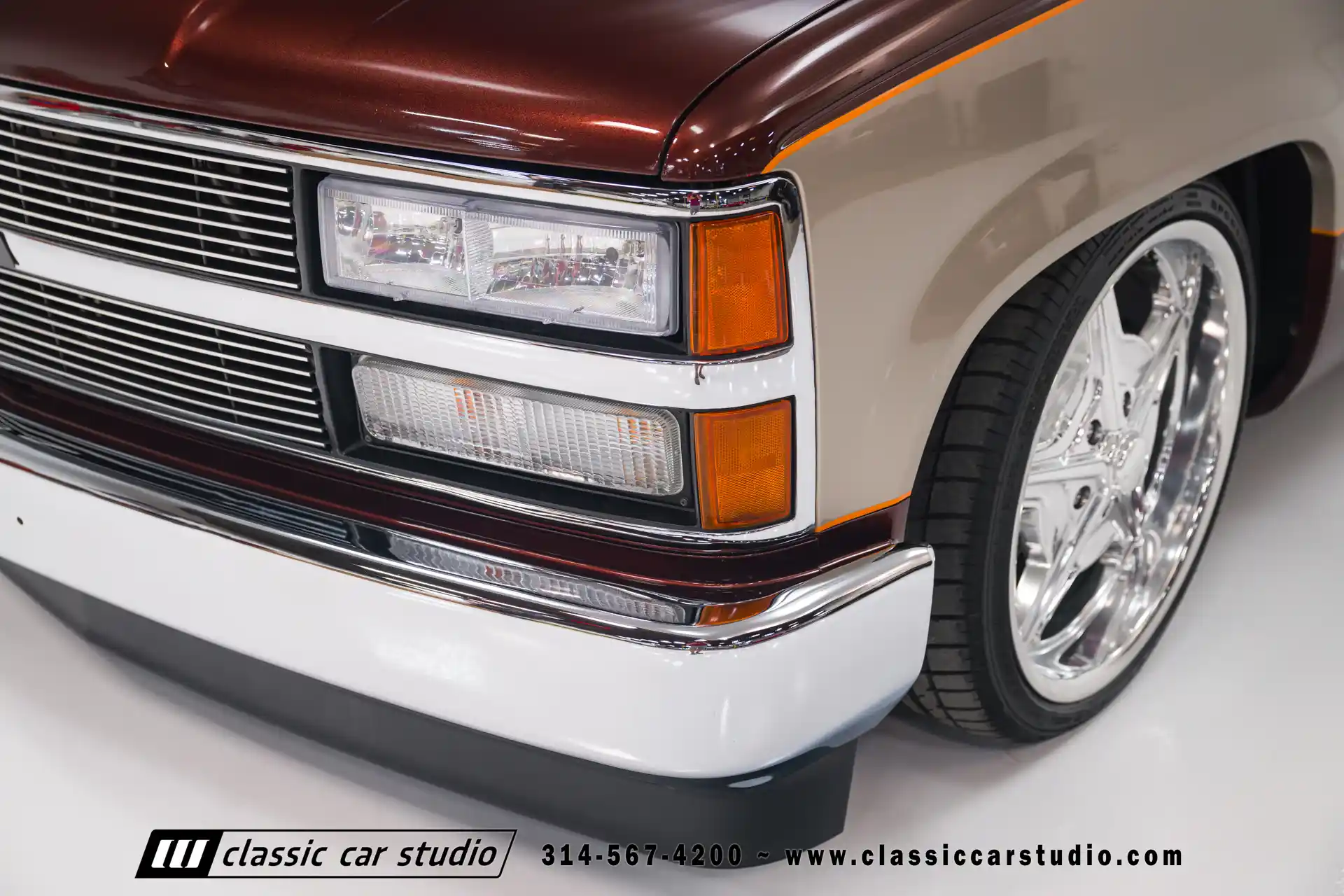 1989 Chevrolet Silverado Restomod - 2
