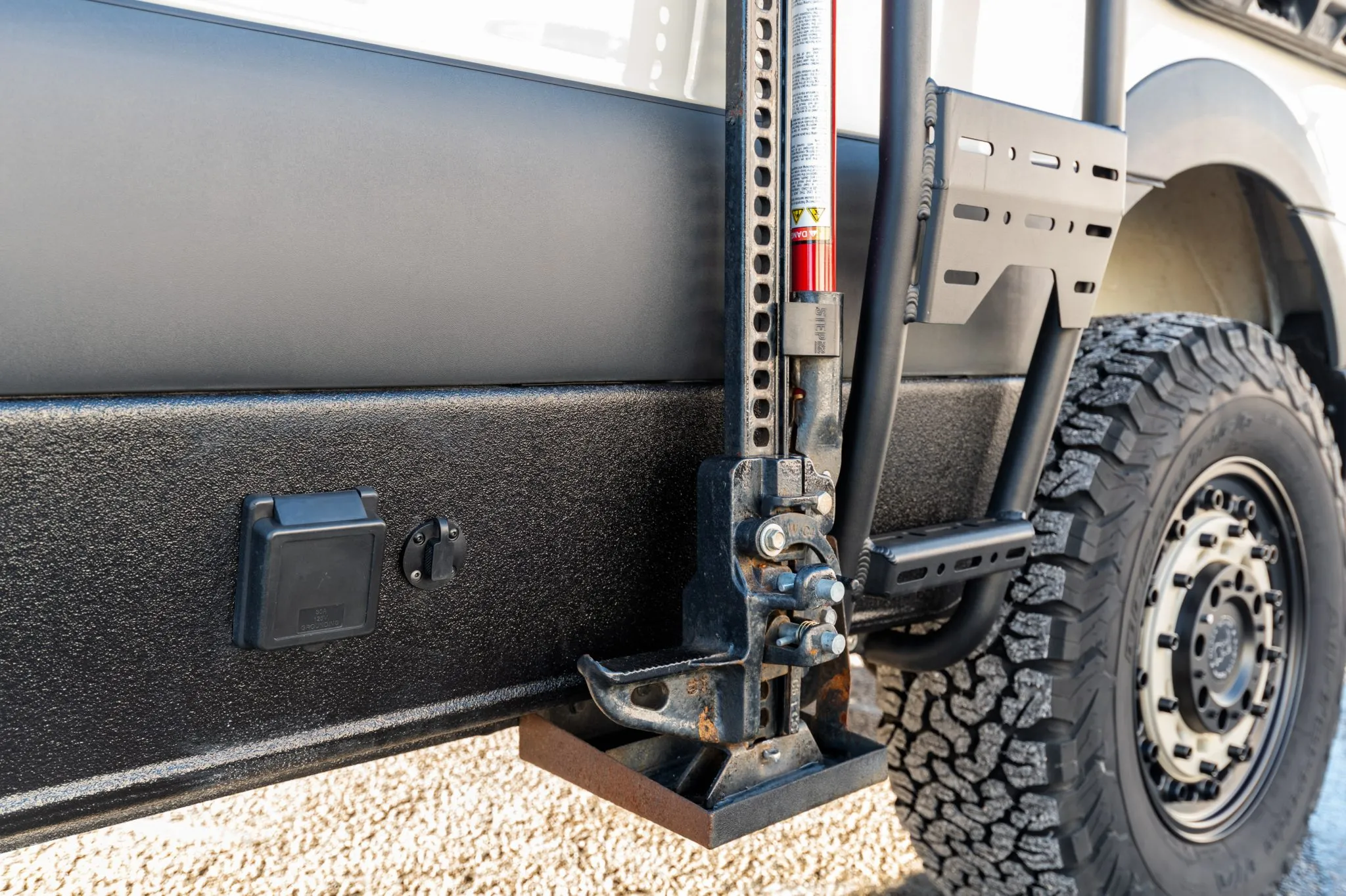 Sold: 2021 Mercedes-Benz Sprinter 2500 4×4