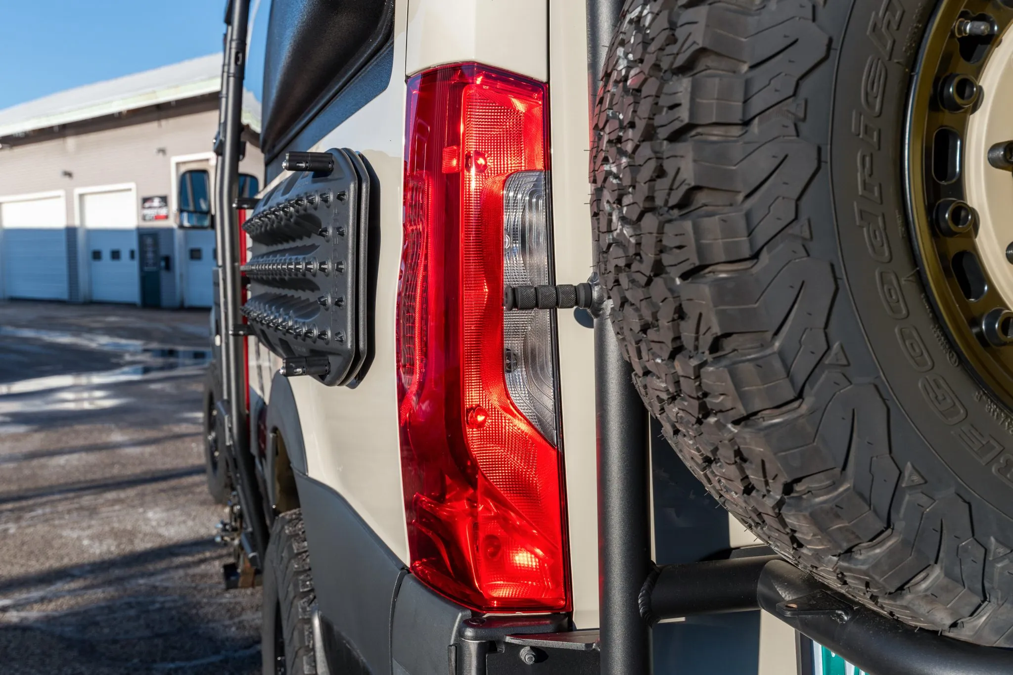 Sold: 2021 Mercedes-Benz Sprinter 2500 4×4