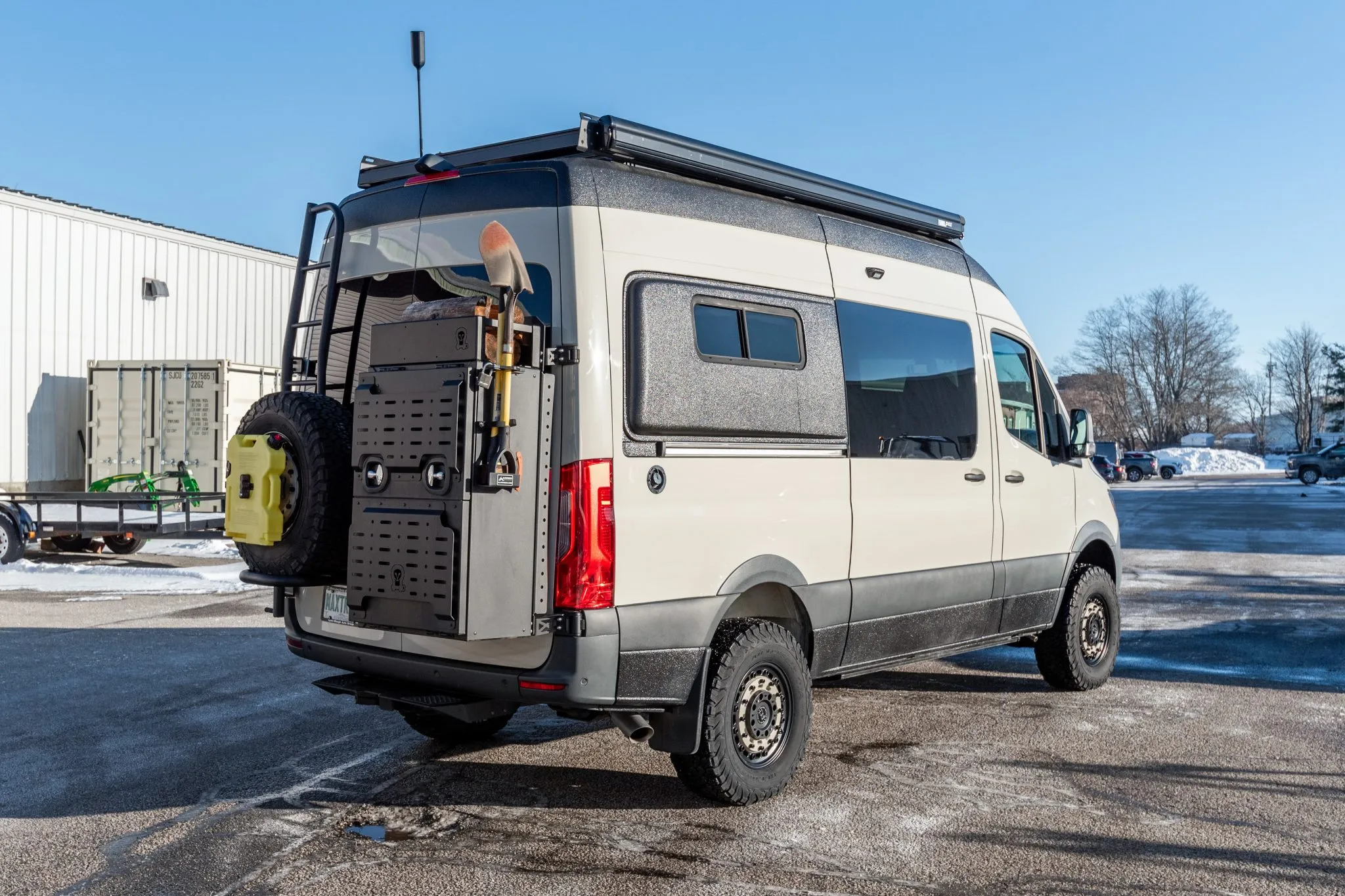 Sold: 2021 Mercedes-Benz Sprinter 2500 4×4