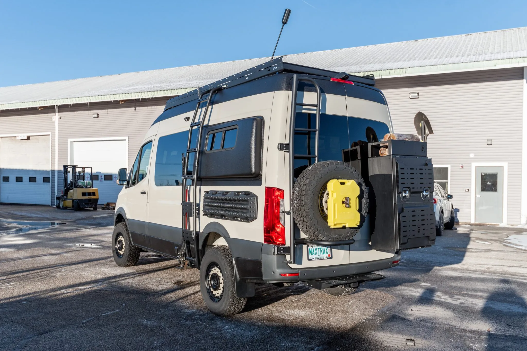 Sold: 2021 Mercedes-Benz Sprinter 2500 4×4