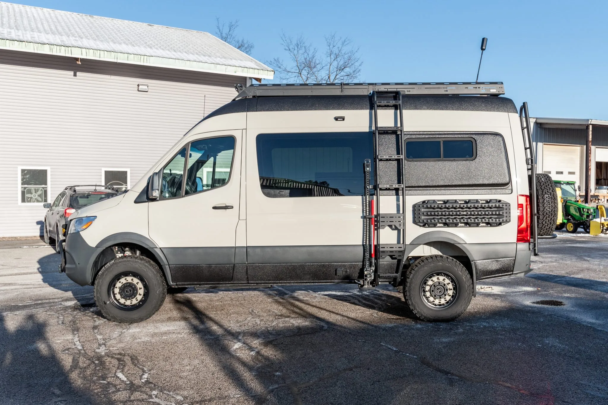 Sold: 2021 Mercedes-Benz Sprinter 2500 4×4