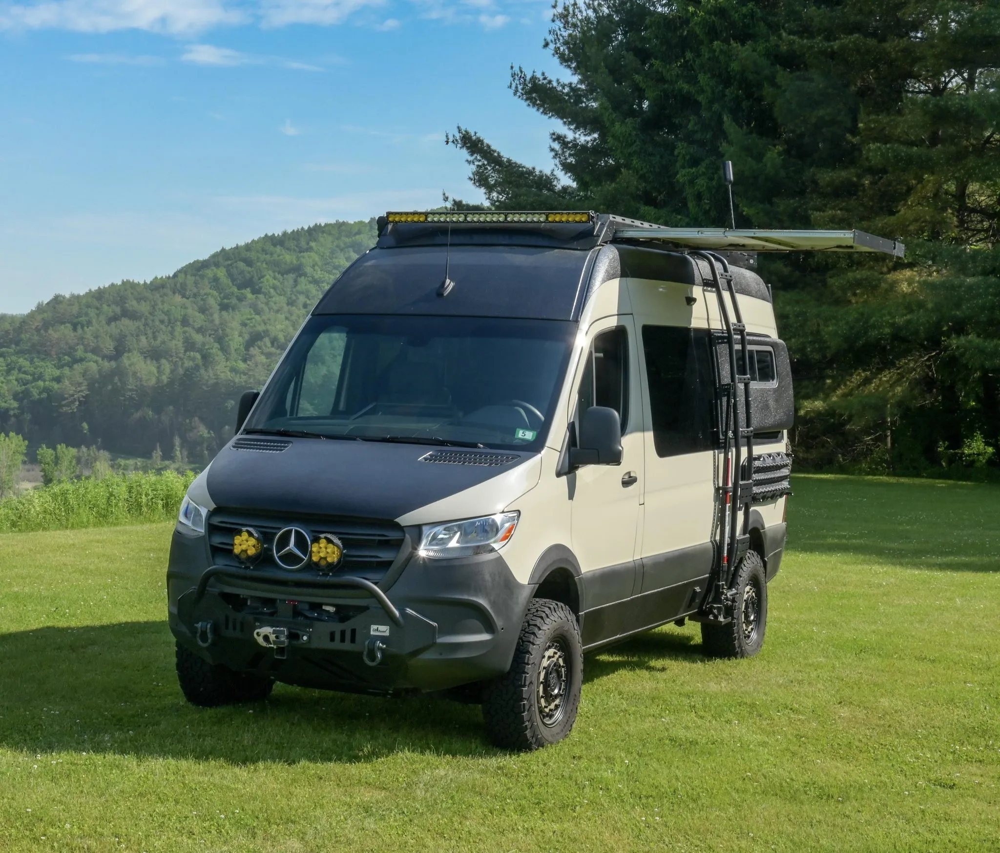 Sold: 2021 Mercedes-Benz Sprinter 2500 4×4 - 2