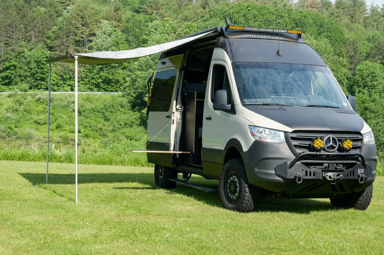 Sold: 2021 Mercedes-Benz Sprinter 2500 4×4 - 5