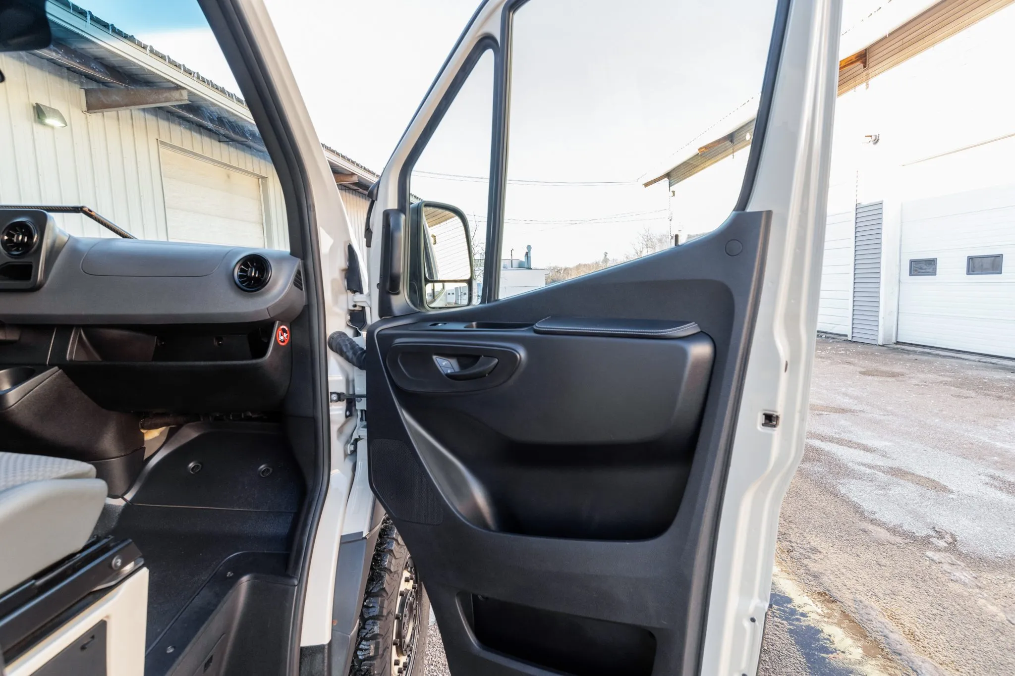 Sold: 2021 Mercedes-Benz Sprinter 2500 4×4