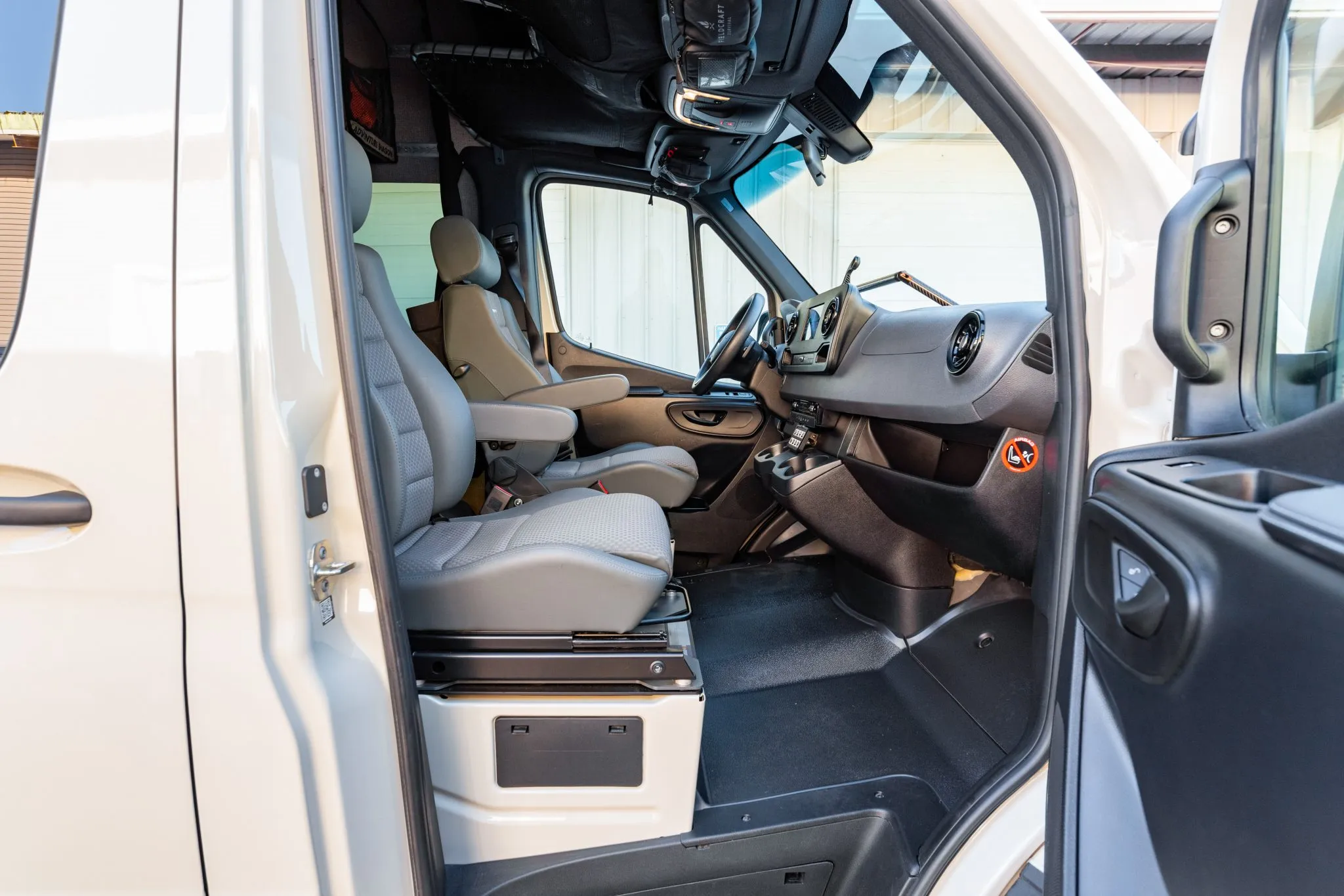 Sold: 2021 Mercedes-Benz Sprinter 2500 4×4