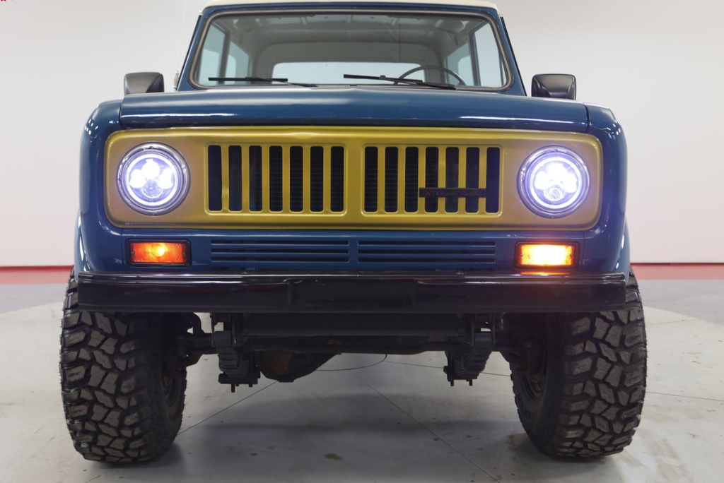 Sold: 1974 international Harvester Scout II