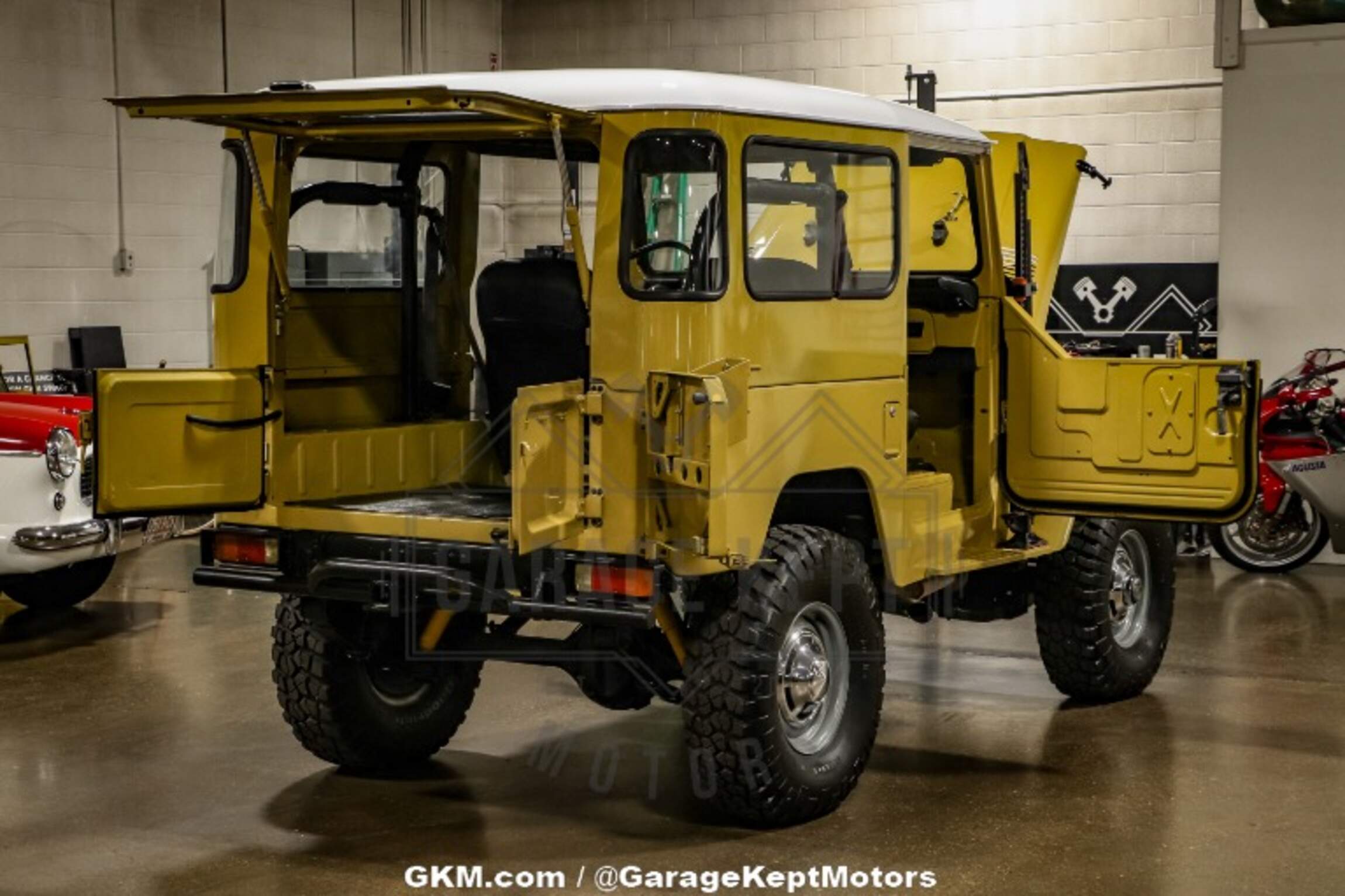 Sold: 1974 Toyota Land Cruiser FJ40 4×4