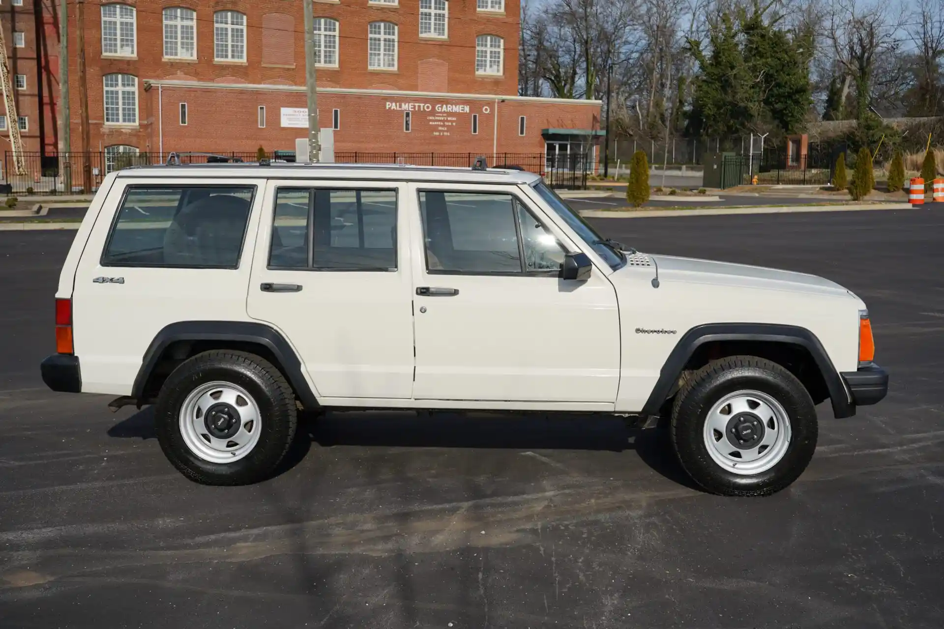5-Speed Manual 1986 Jeep Cherokee 4×4