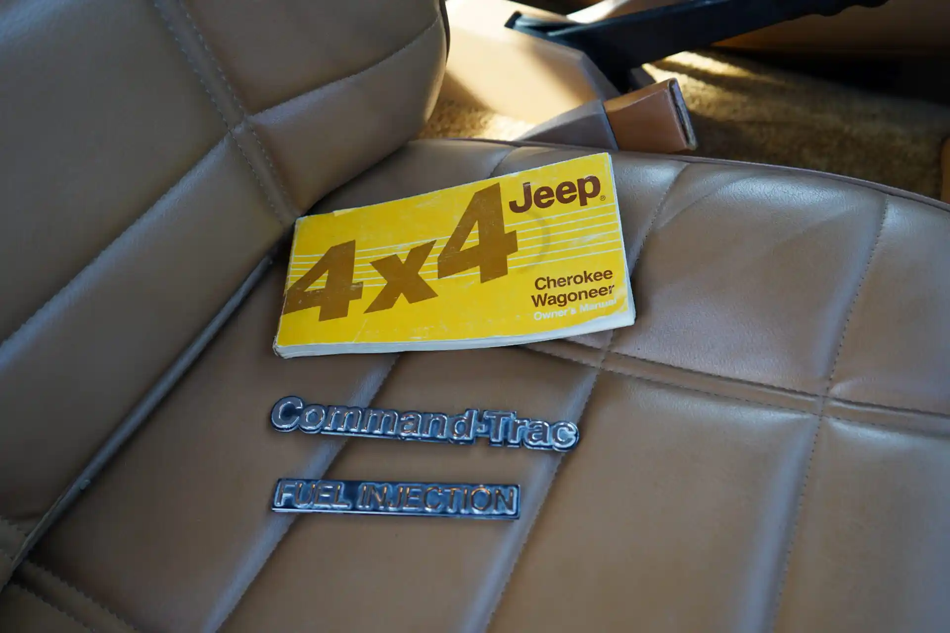 5-Speed Manual 1986 Jeep Cherokee 4×4 - 4