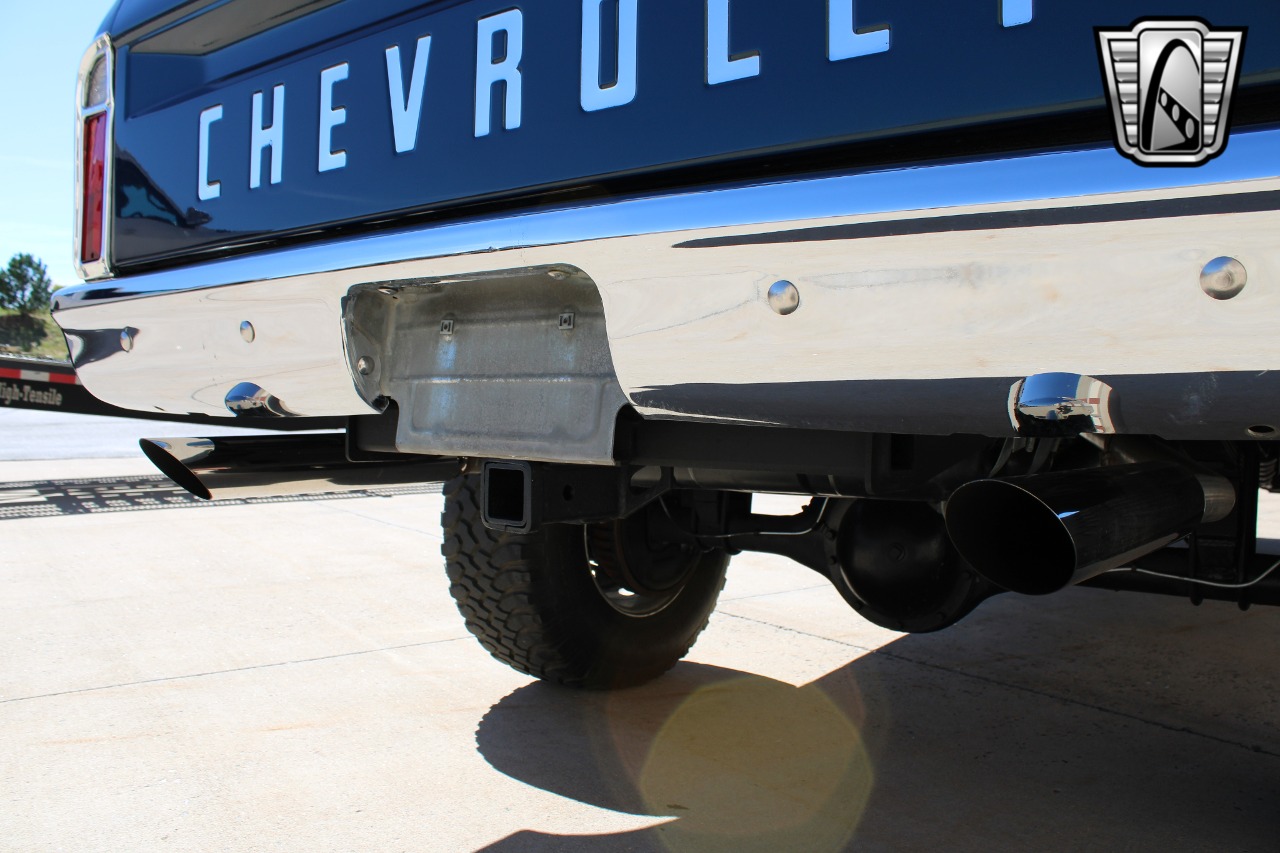 Restored 1972 Chevrolet K-20 - 3