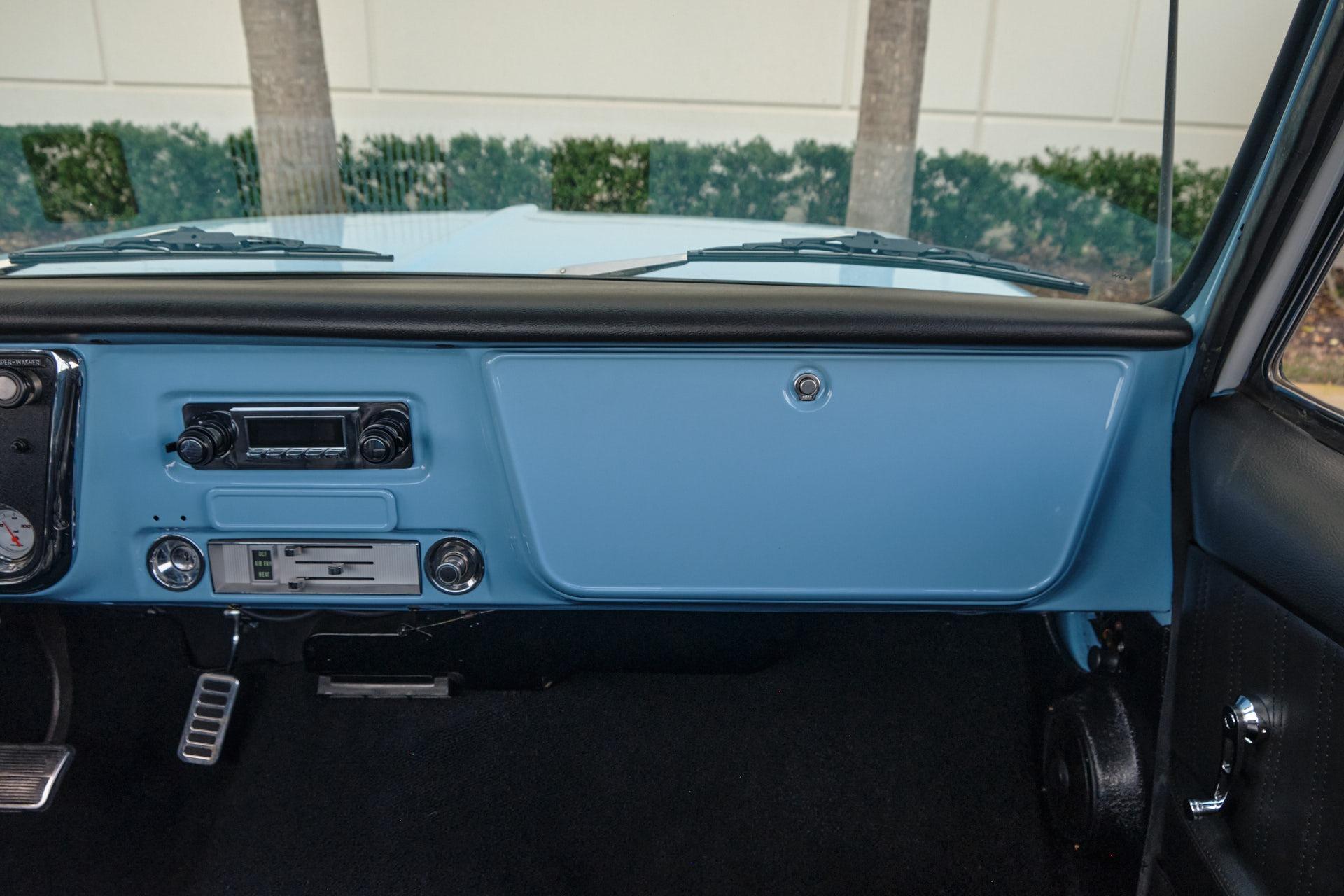 1972 Chevrolet C-10 Restomod - 4