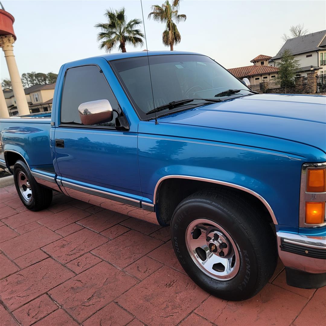 1992 Chevrolet C1500 Silverado - 3