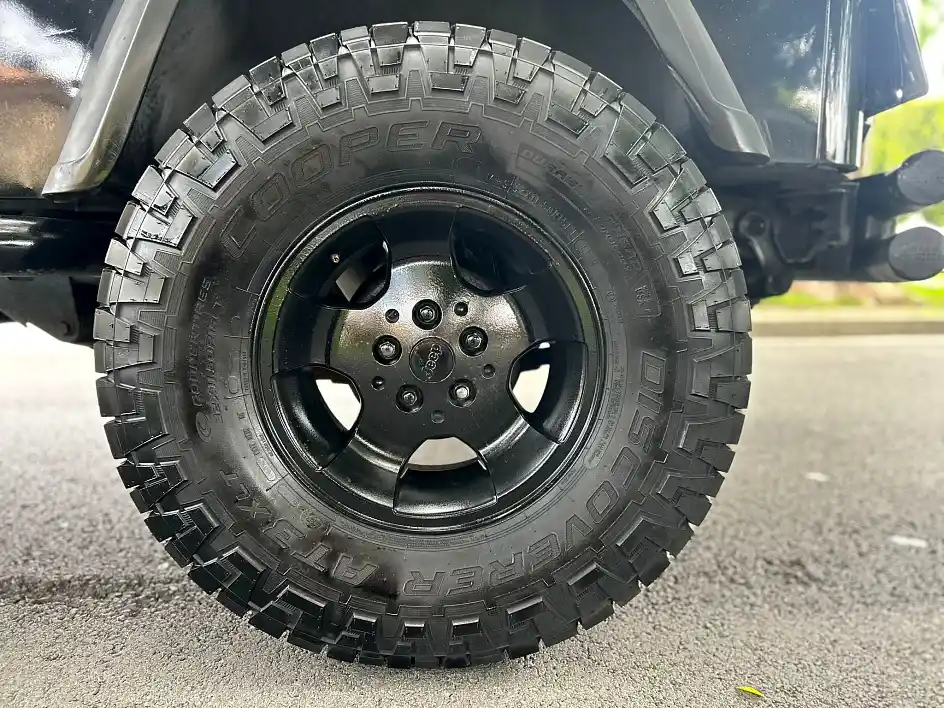 1994 Jeep Wrangler SE 4×4 - 5
