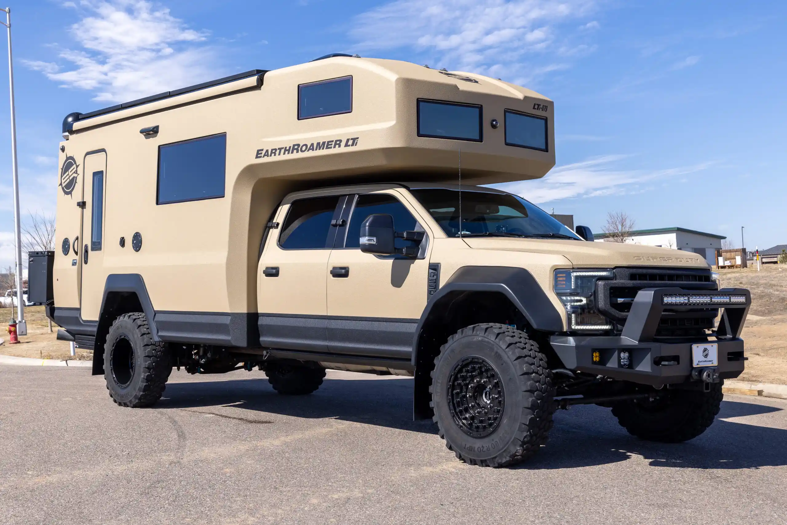  EarthRoamer LTi