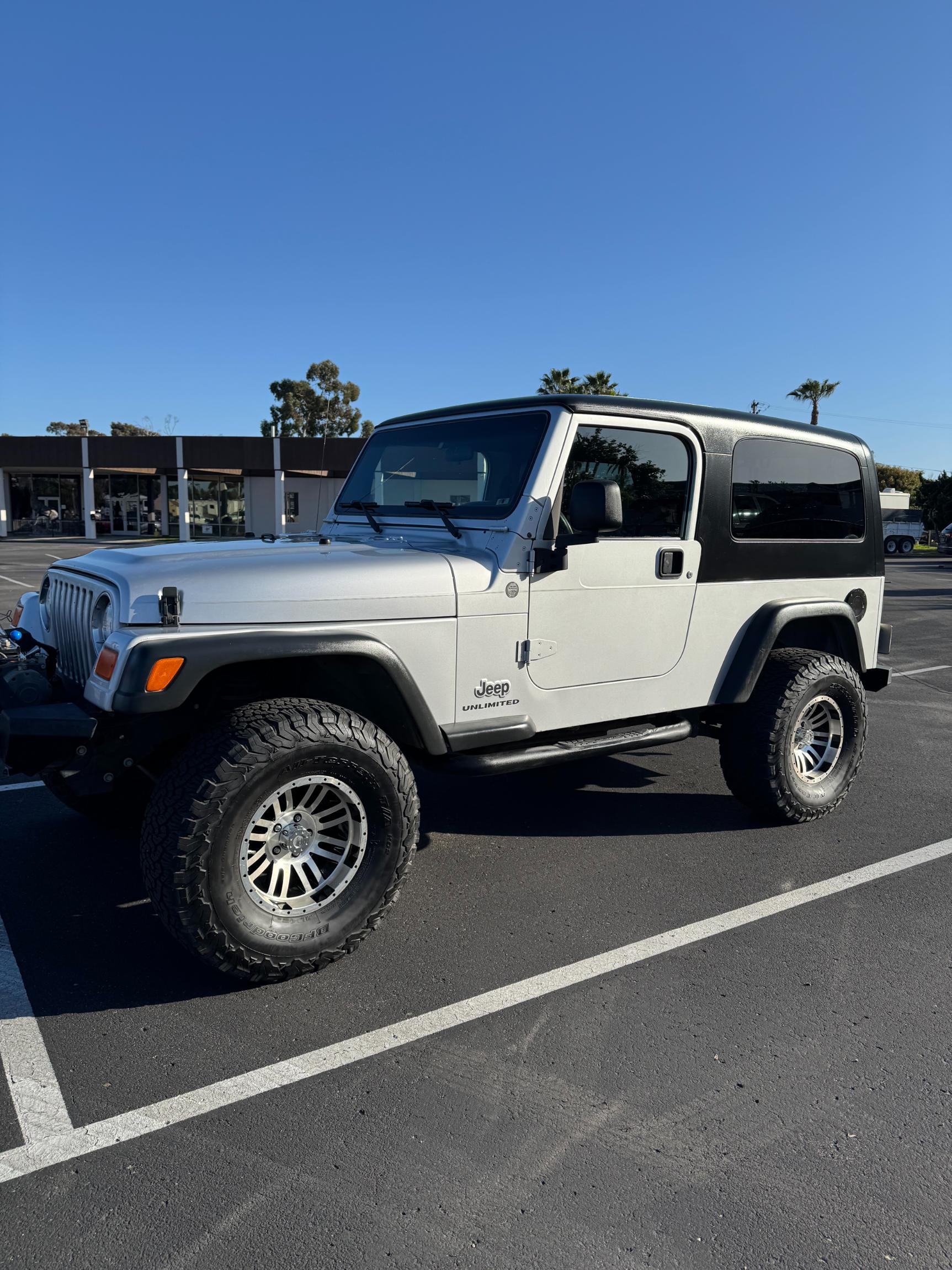 Sold: 2004 Jeep Wrangler Unlimited 4×4 - 5