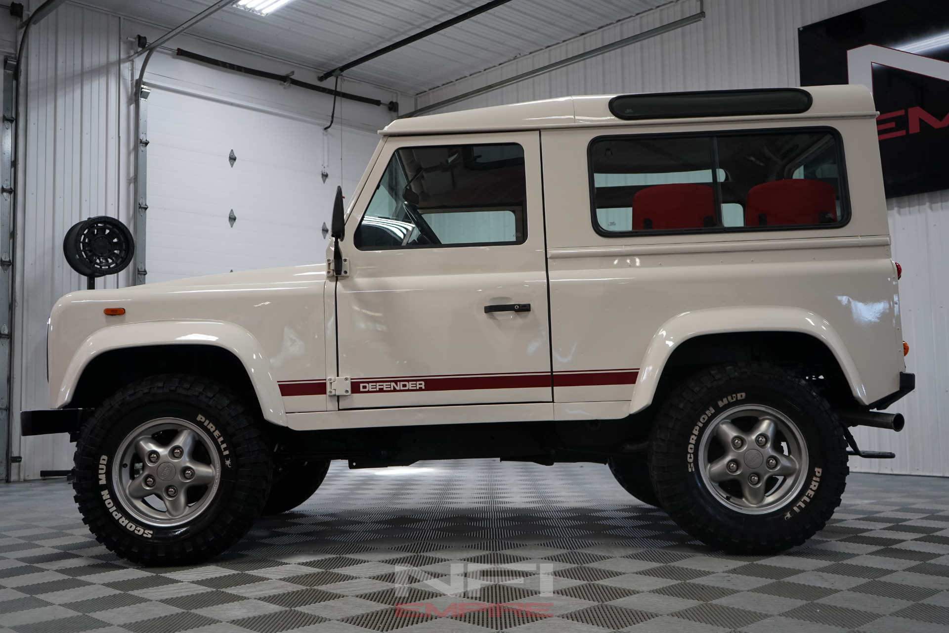  Land Rover Defender