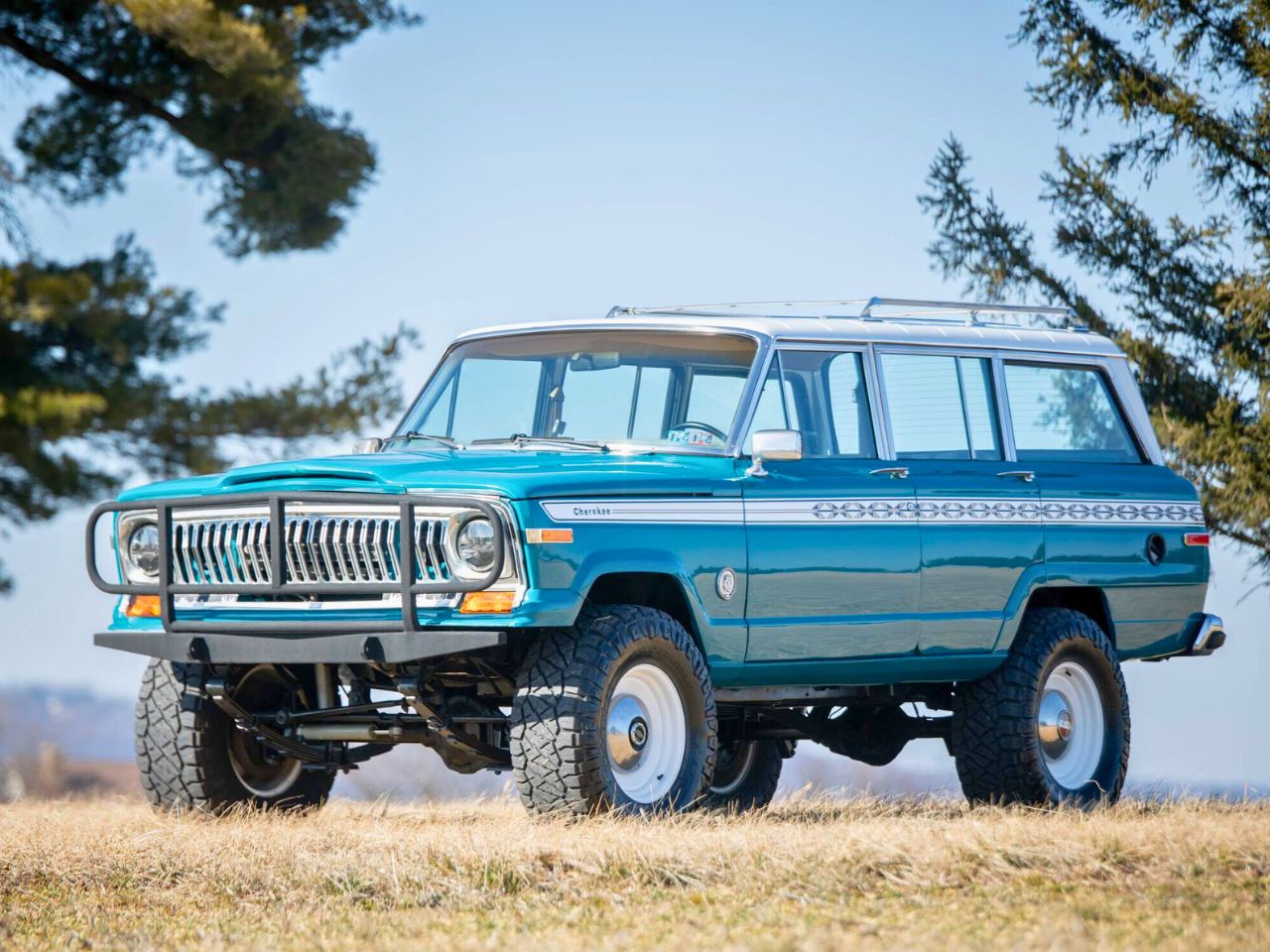 Sold: Custom 1987 Jeep Grand Wagoneer SJ-1