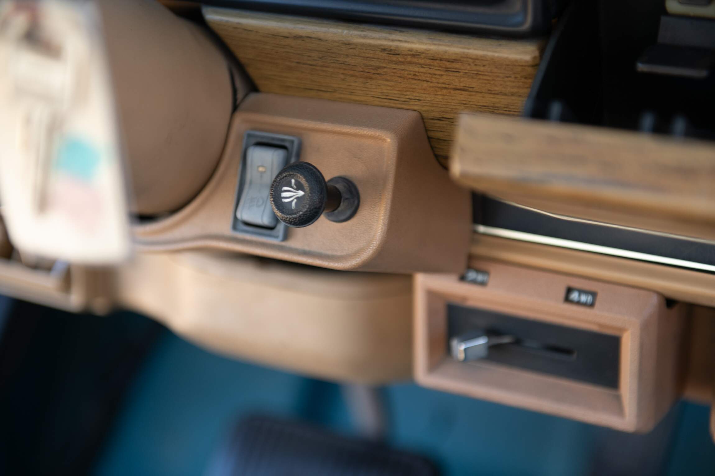 Sold: Custom 1987 Jeep Grand Wagoneer SJ