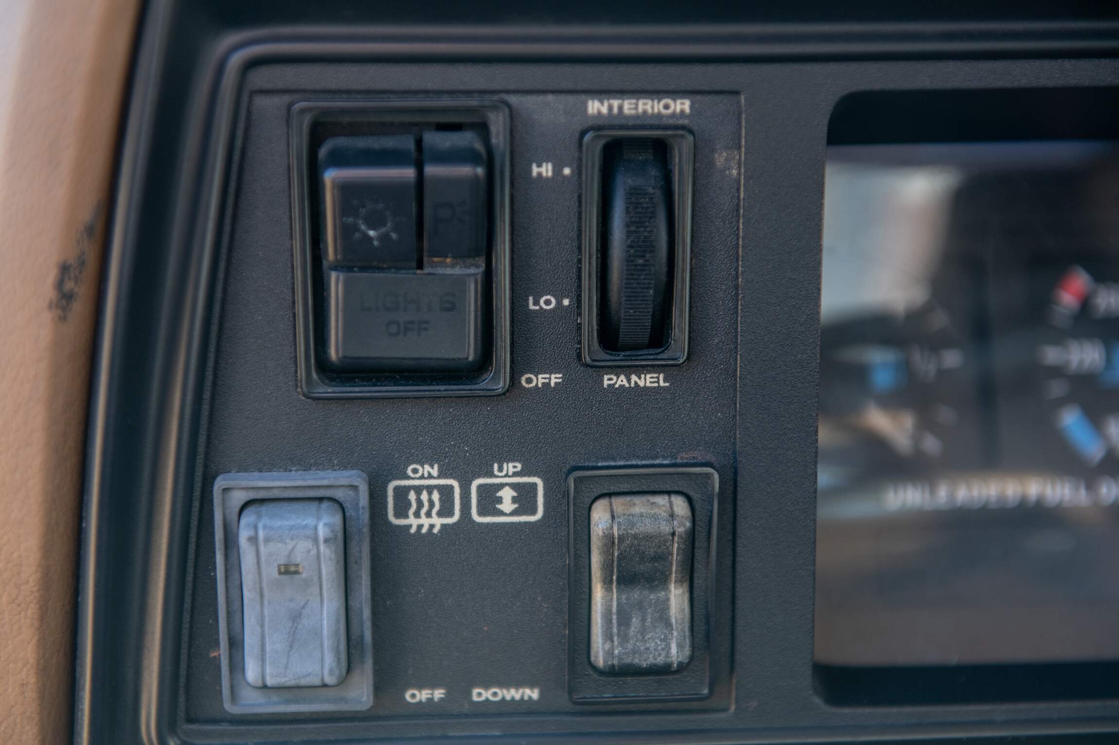 Sold: Custom 1987 Jeep Grand Wagoneer SJ