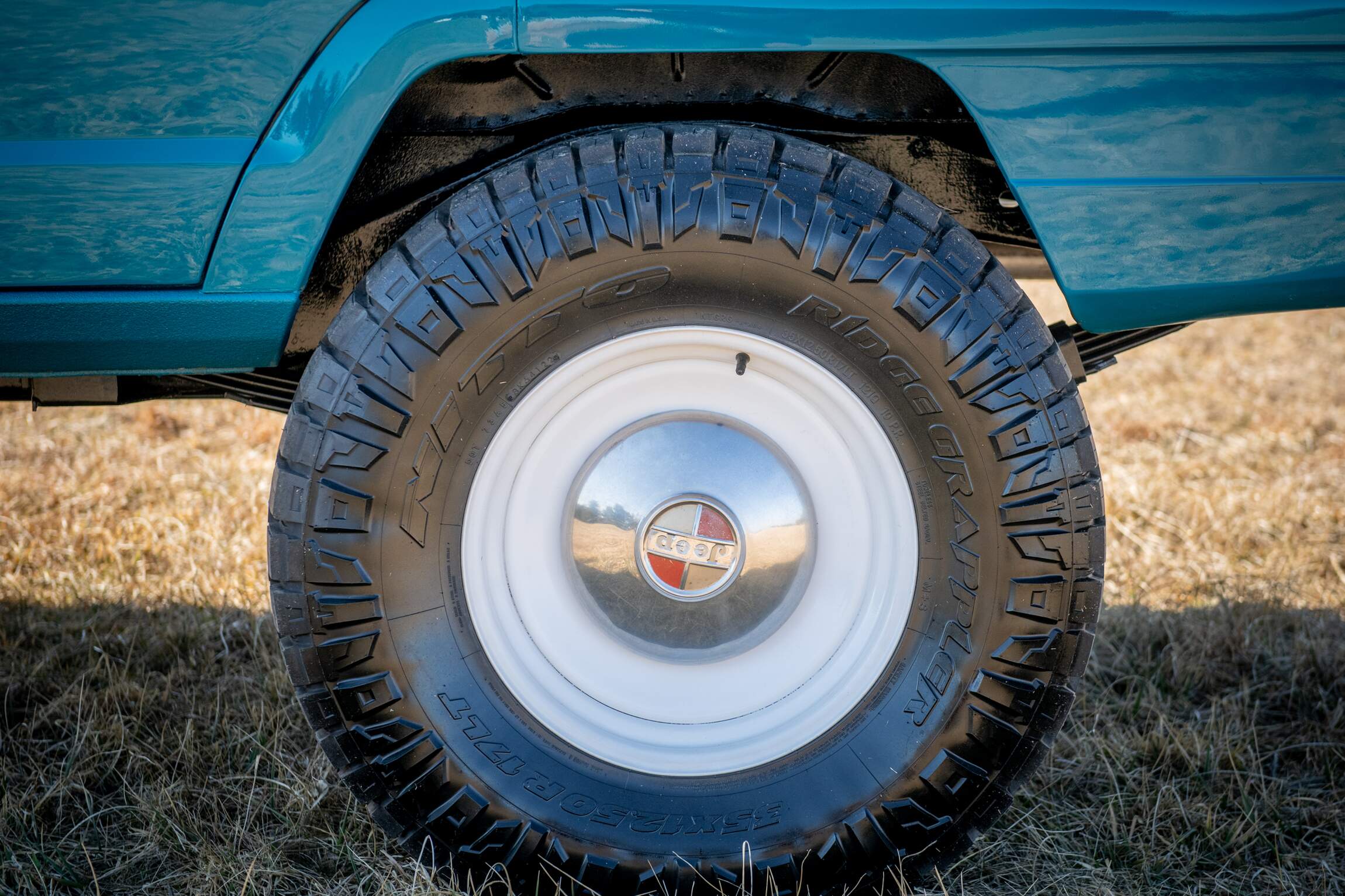 Sold: Custom 1987 Jeep Grand Wagoneer SJ