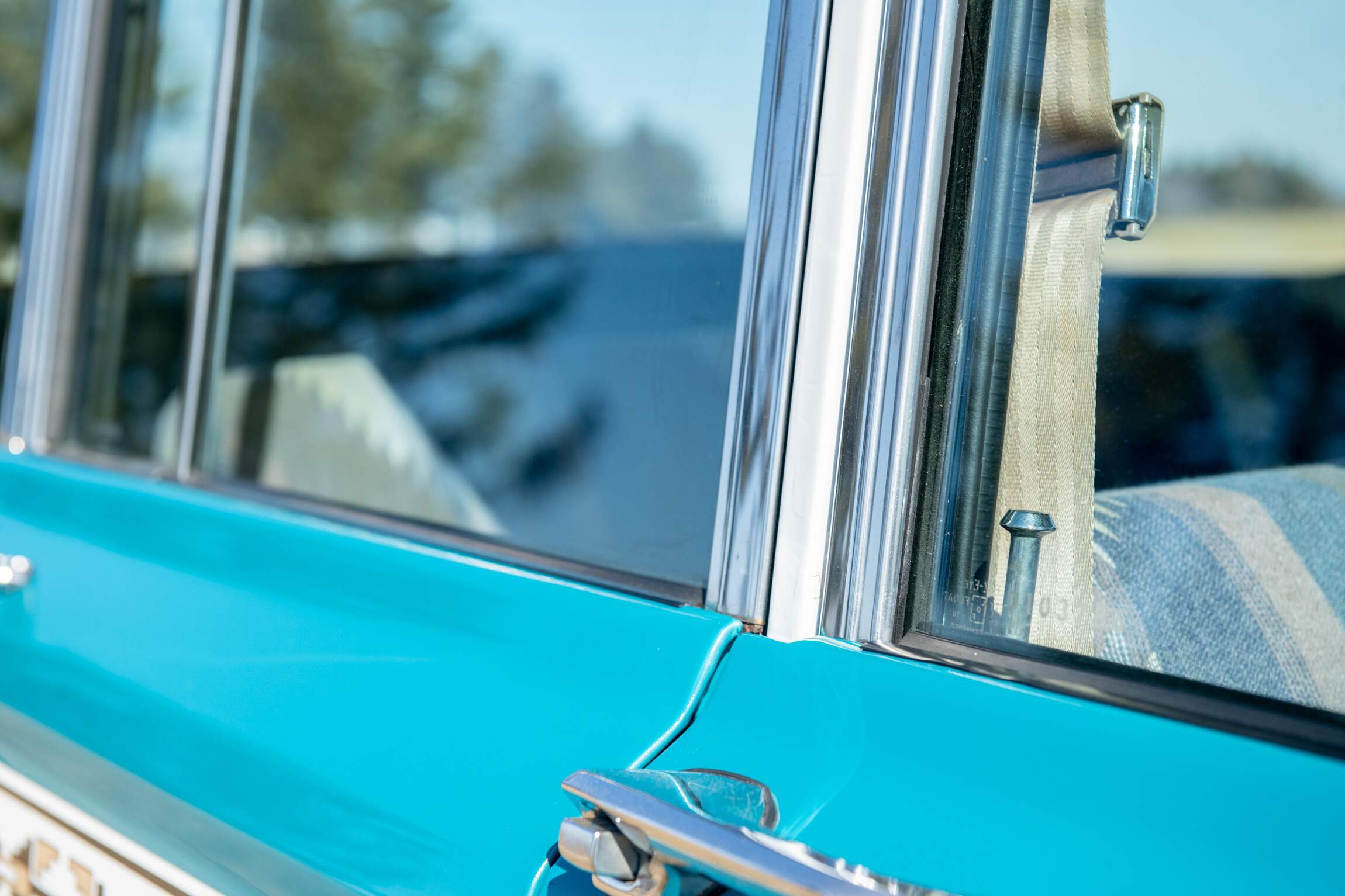 Sold: Custom 1987 Jeep Grand Wagoneer SJ