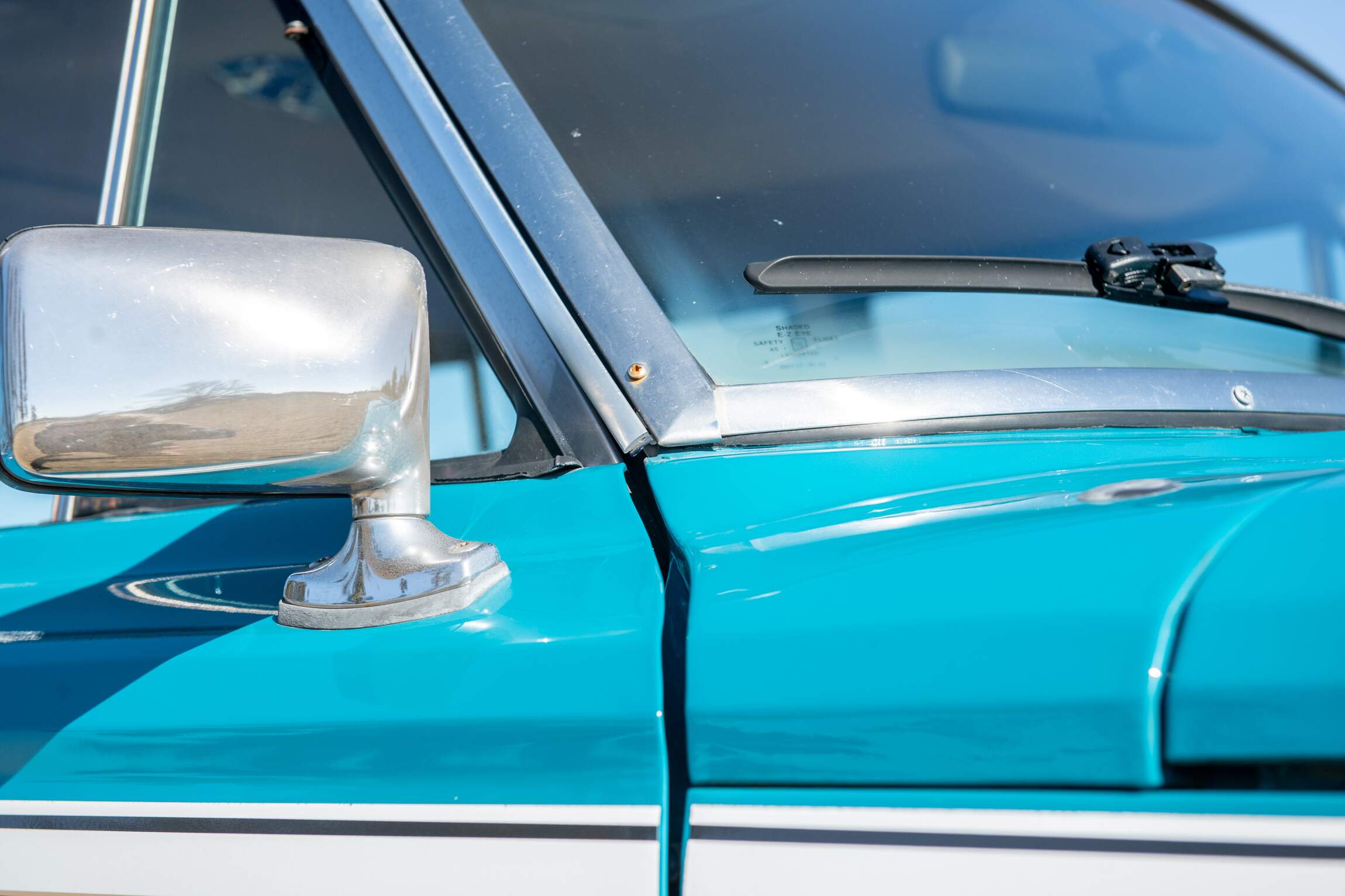 Sold: Custom 1987 Jeep Grand Wagoneer SJ