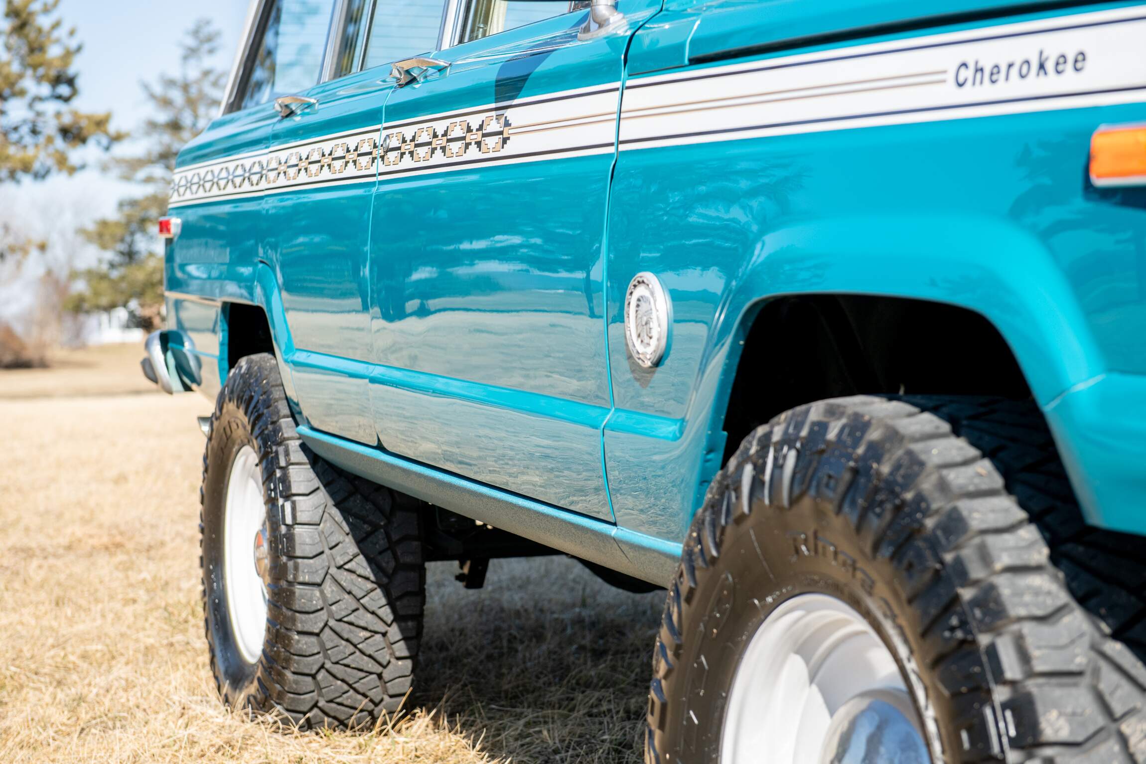 Sold: Custom 1987 Jeep Grand Wagoneer SJ