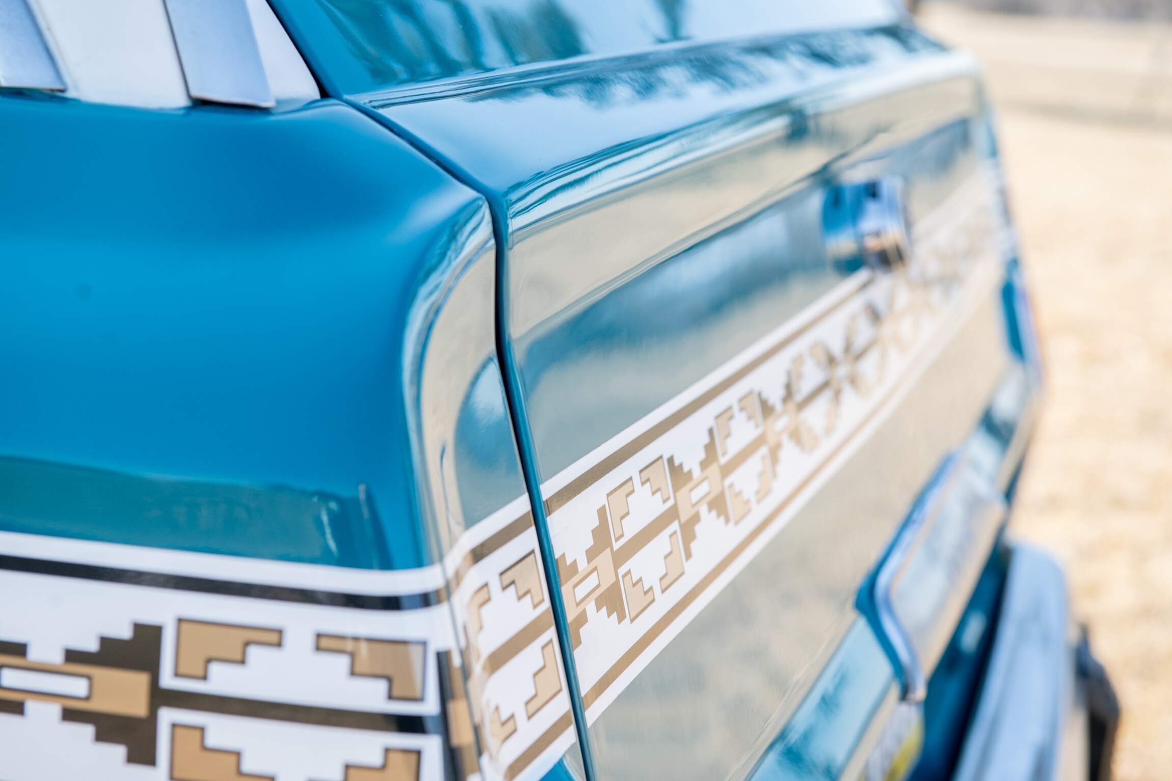 Sold: Custom 1987 Jeep Grand Wagoneer SJ