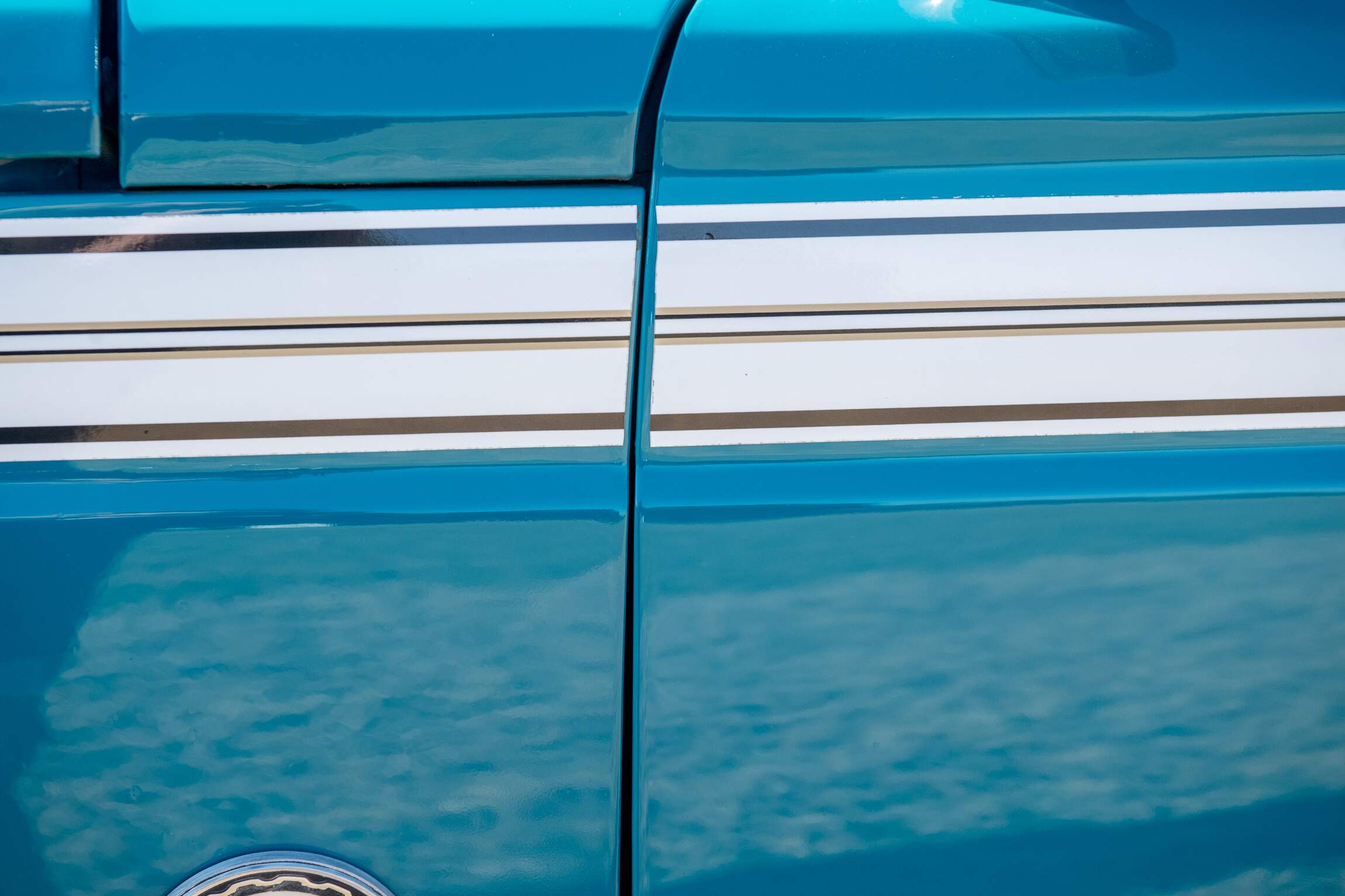 Sold: Custom 1987 Jeep Grand Wagoneer SJ