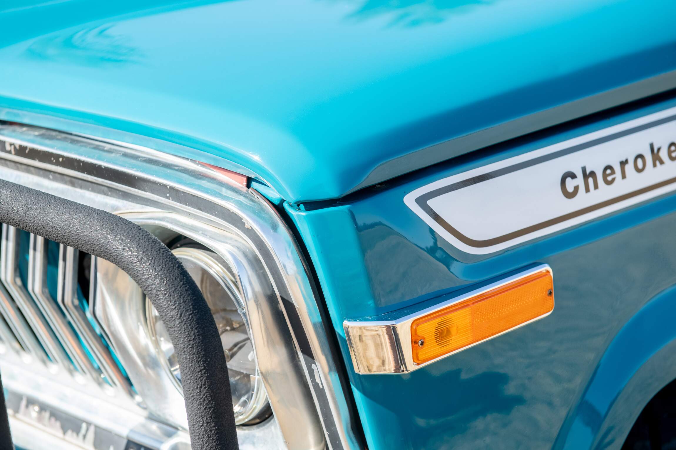 Sold: Custom 1987 Jeep Grand Wagoneer SJ