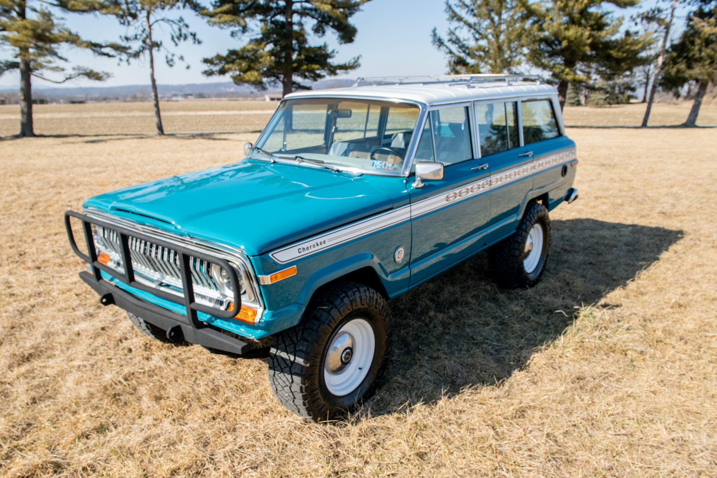 Sold: Custom 1987 Jeep Grand Wagoneer SJ