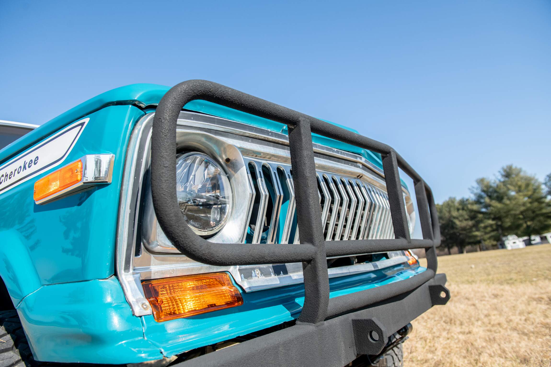 Sold: Custom 1987 Jeep Grand Wagoneer SJ