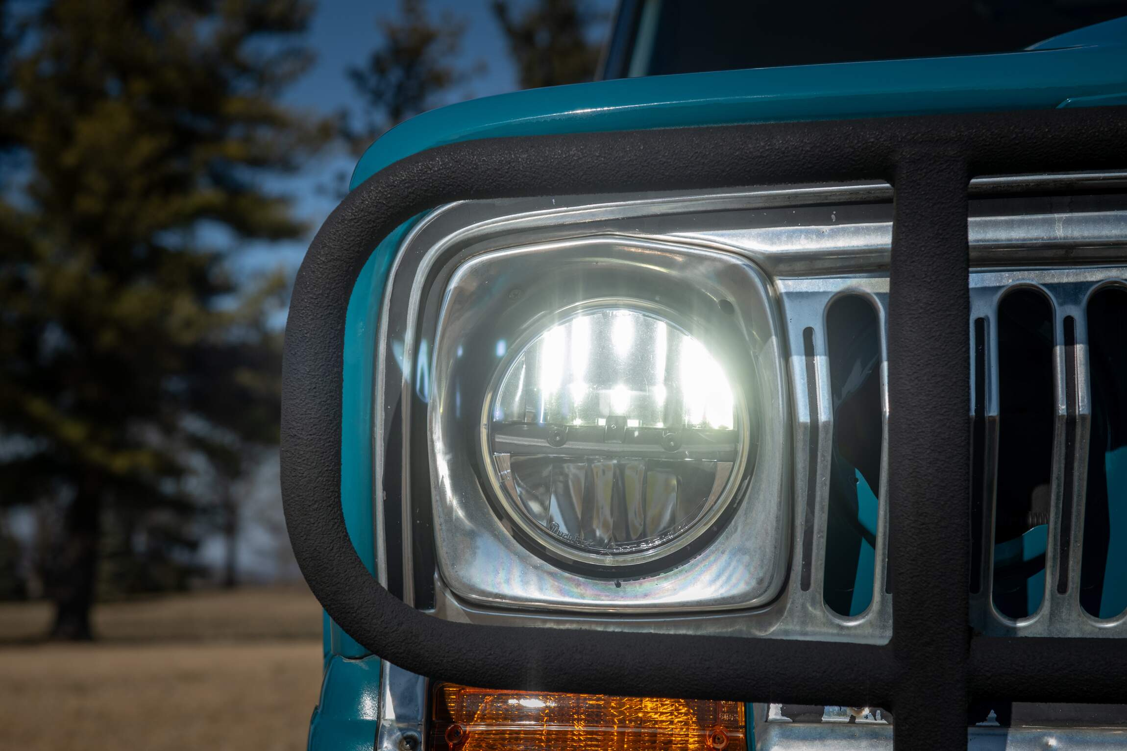 Sold: Custom 1987 Jeep Grand Wagoneer SJ
