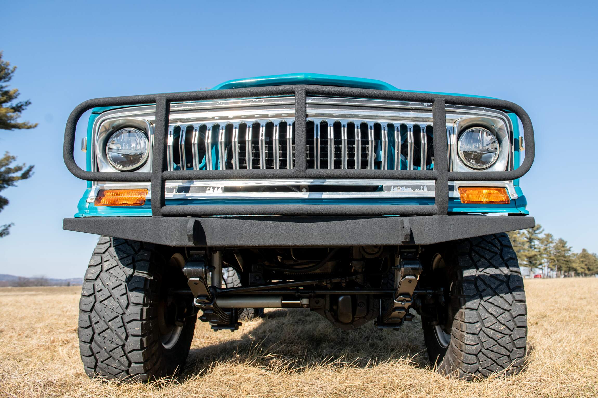 Sold: Custom 1987 Jeep Grand Wagoneer SJ