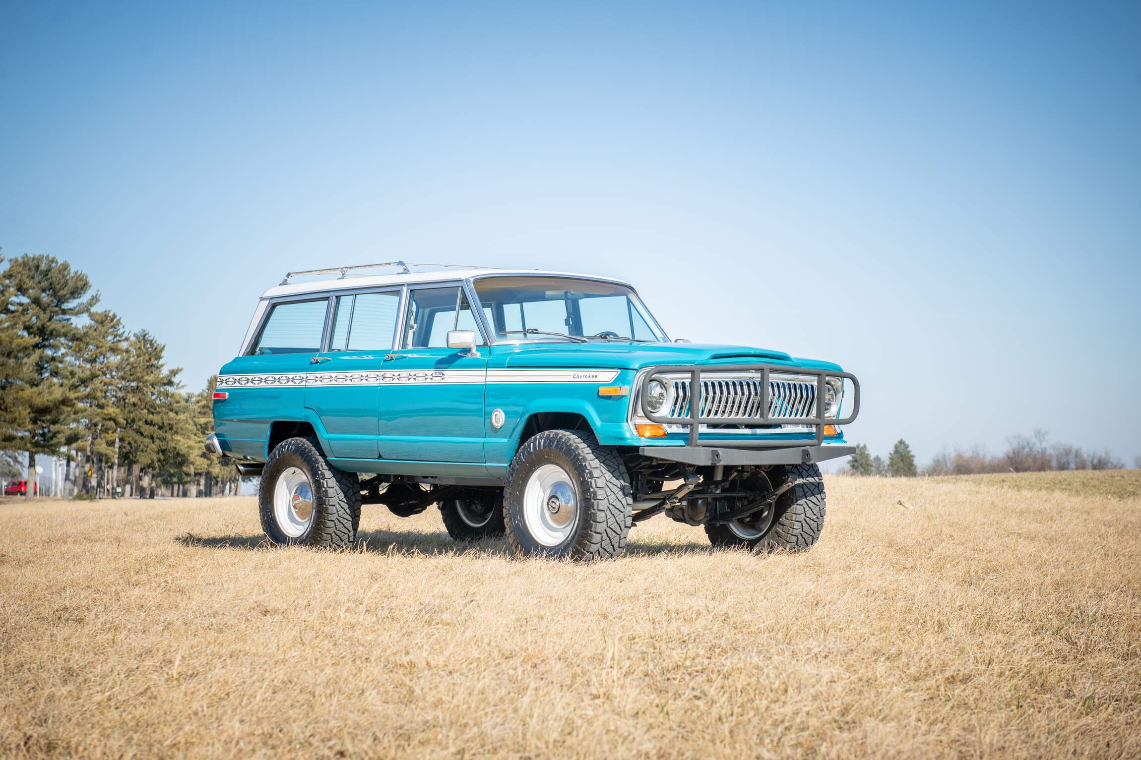 Sold: Custom 1987 Jeep Grand Wagoneer SJ