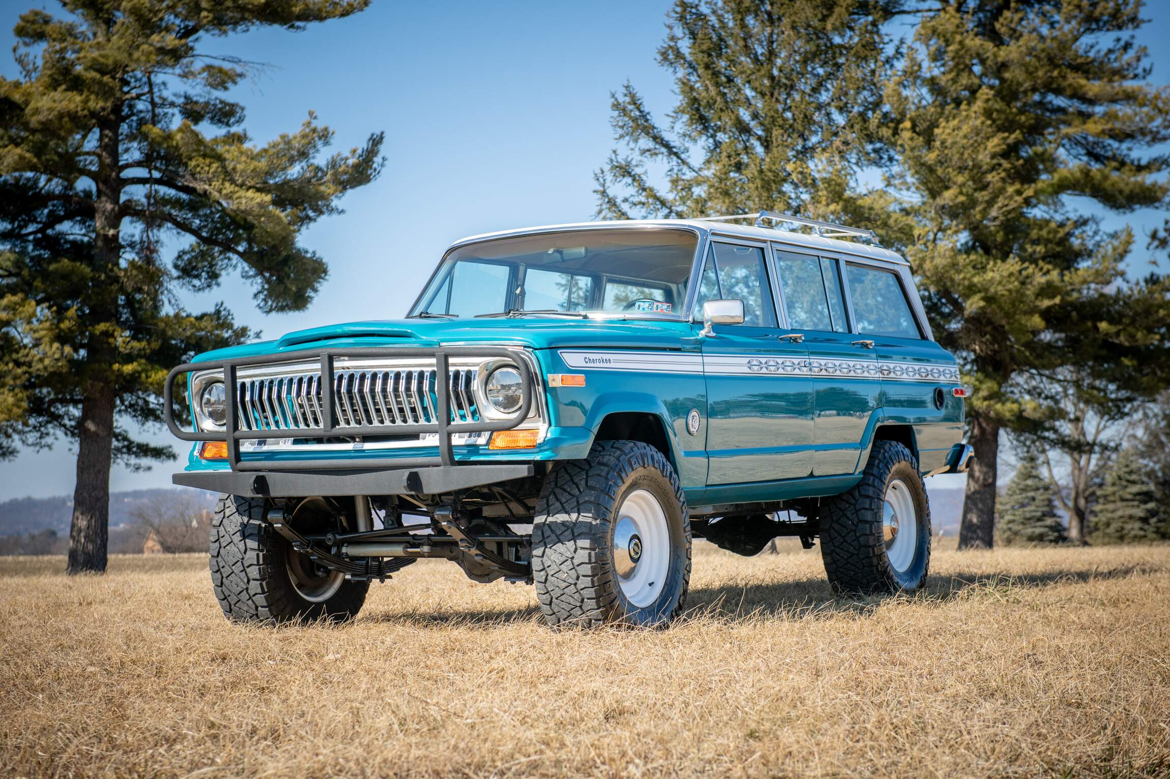 Sold: Custom 1987 Jeep Grand Wagoneer SJ