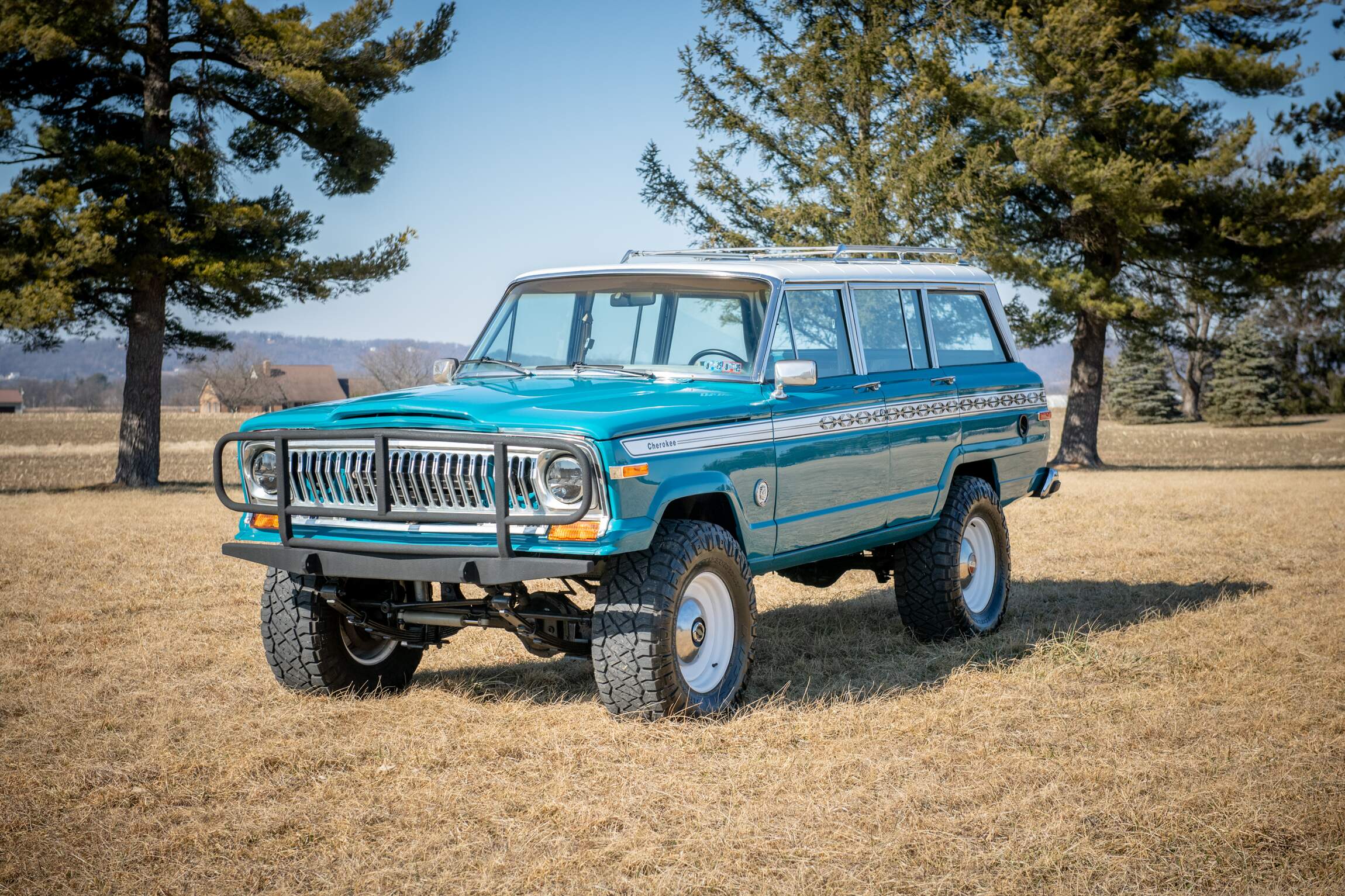 Sold: Custom 1987 Jeep Grand Wagoneer SJ