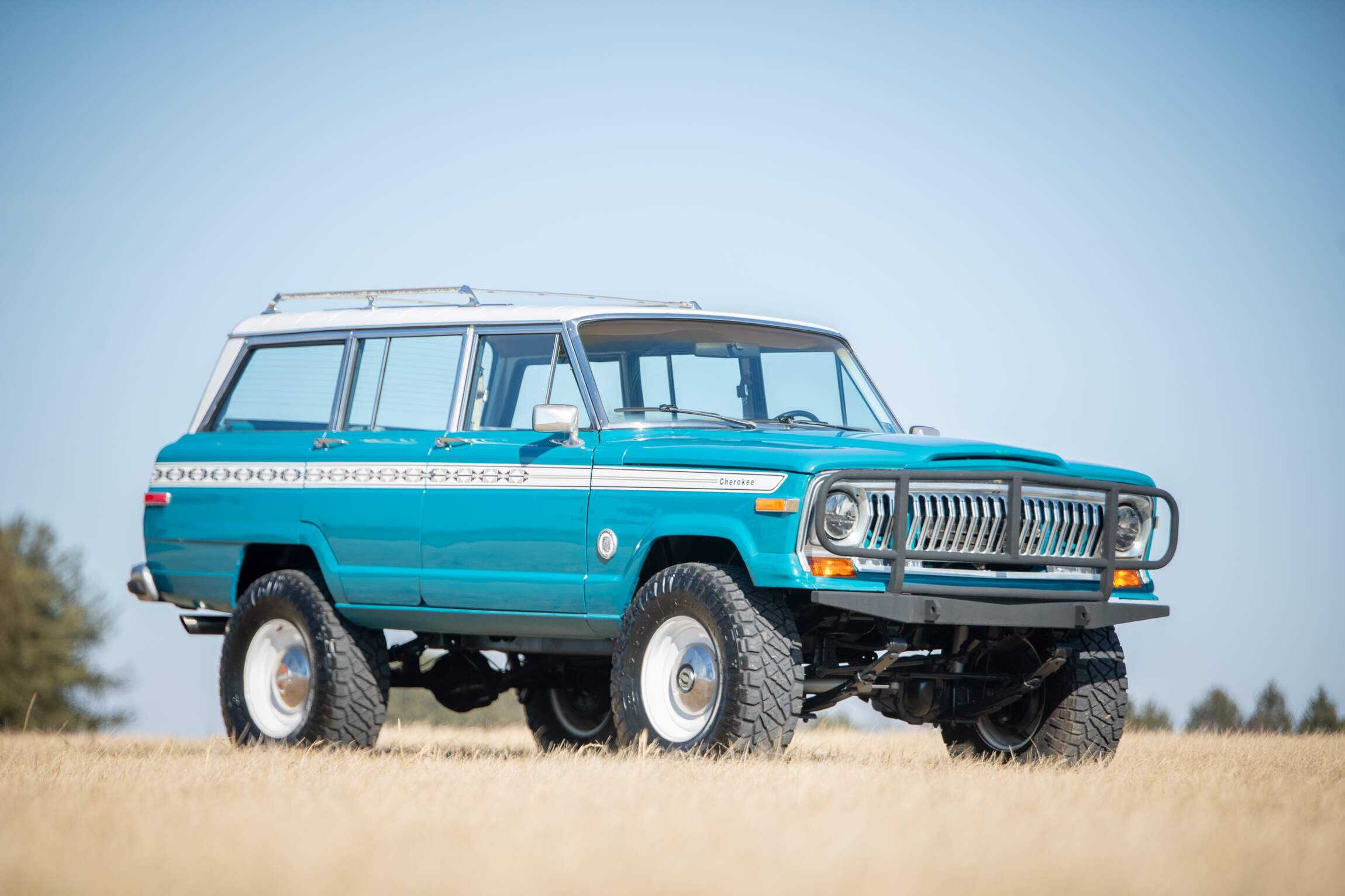 Sold: Custom 1987 Jeep Grand Wagoneer SJ