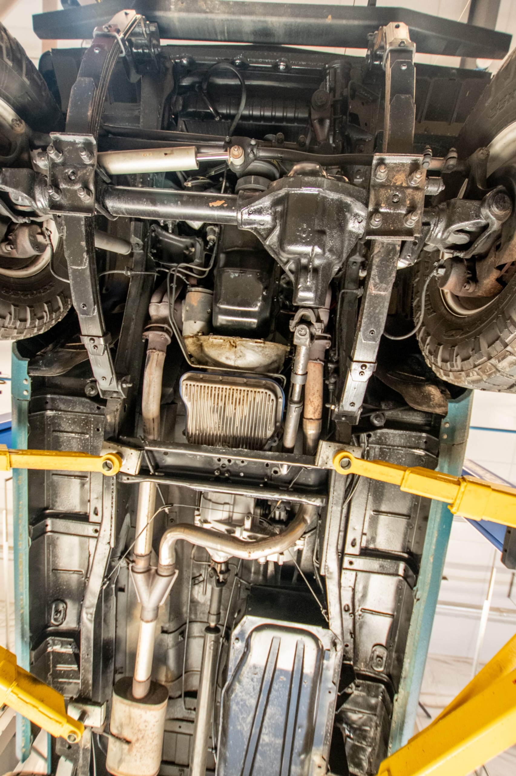 Sold: Custom 1987 Jeep Grand Wagoneer SJ