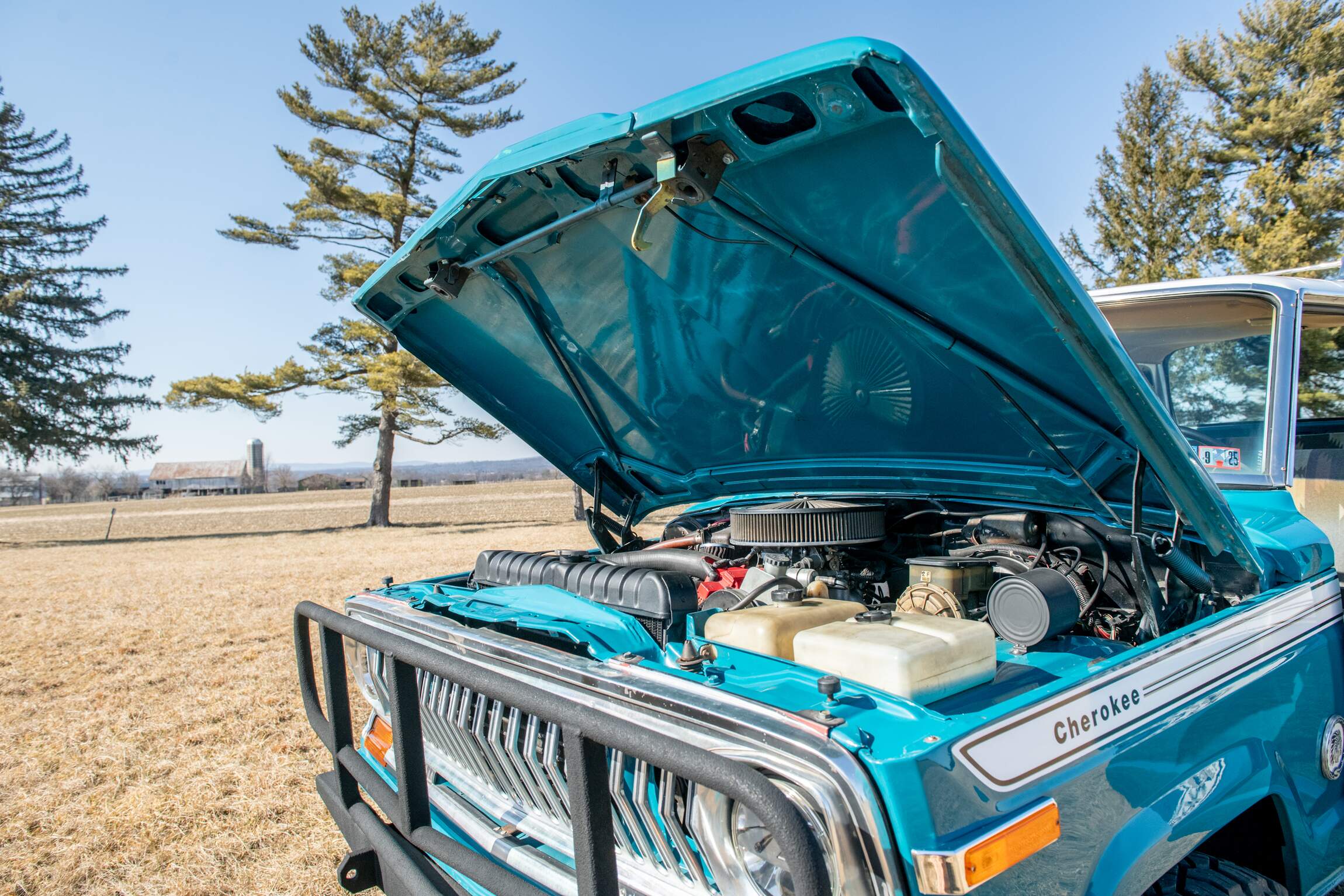 Sold: Custom 1987 Jeep Grand Wagoneer SJ
