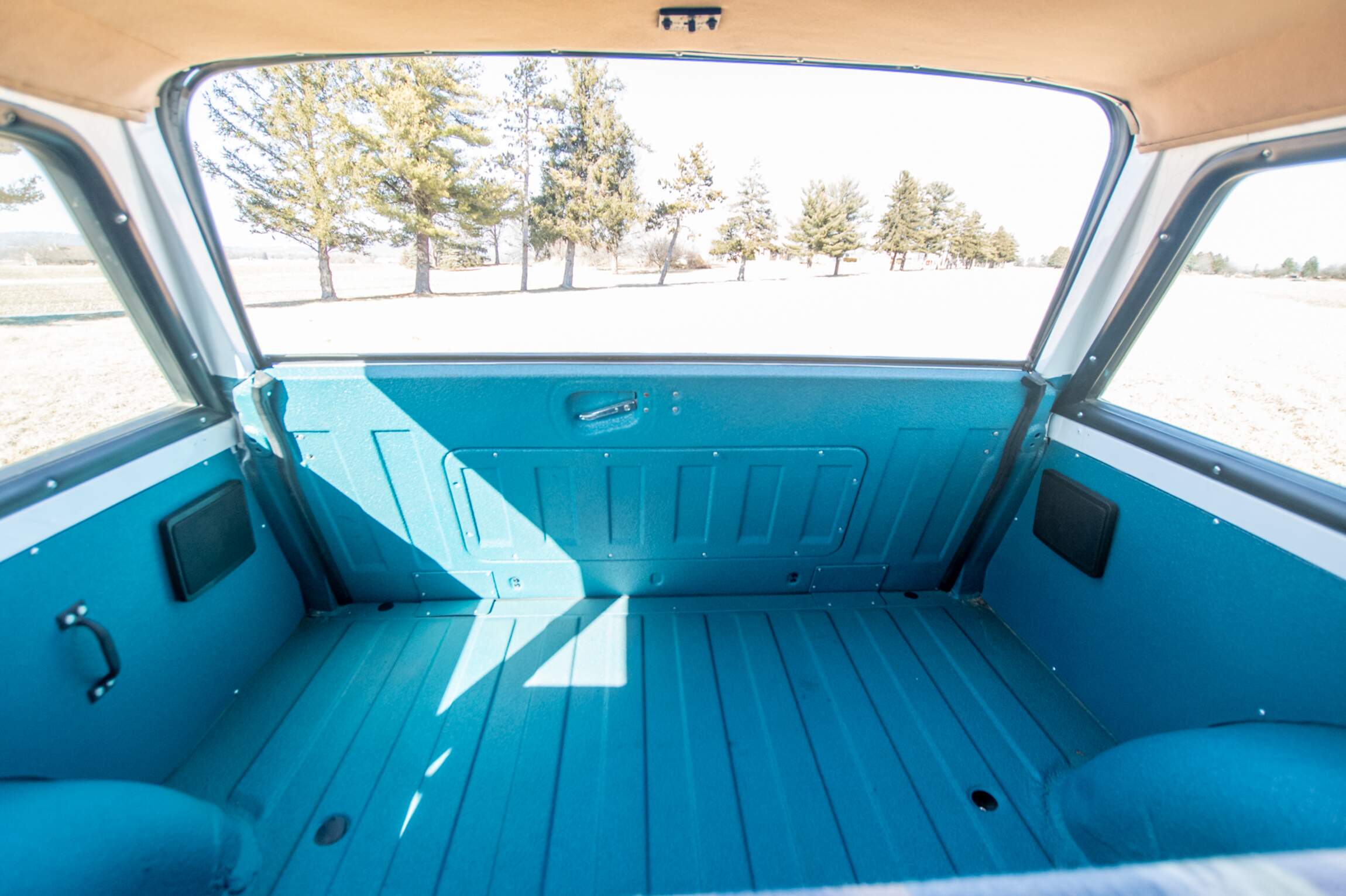 Sold: Custom 1987 Jeep Grand Wagoneer SJ