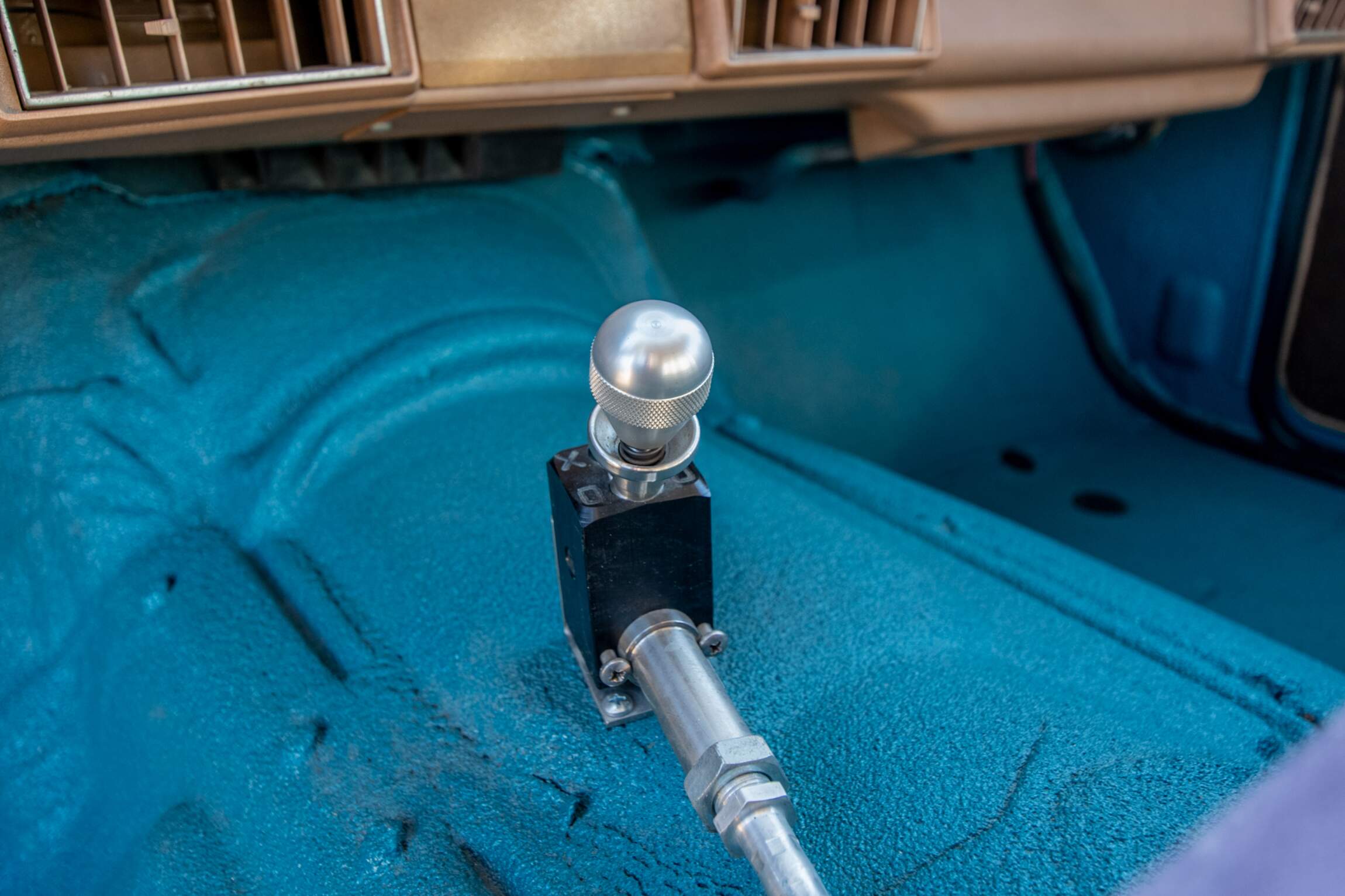 Sold: Custom 1987 Jeep Grand Wagoneer SJ