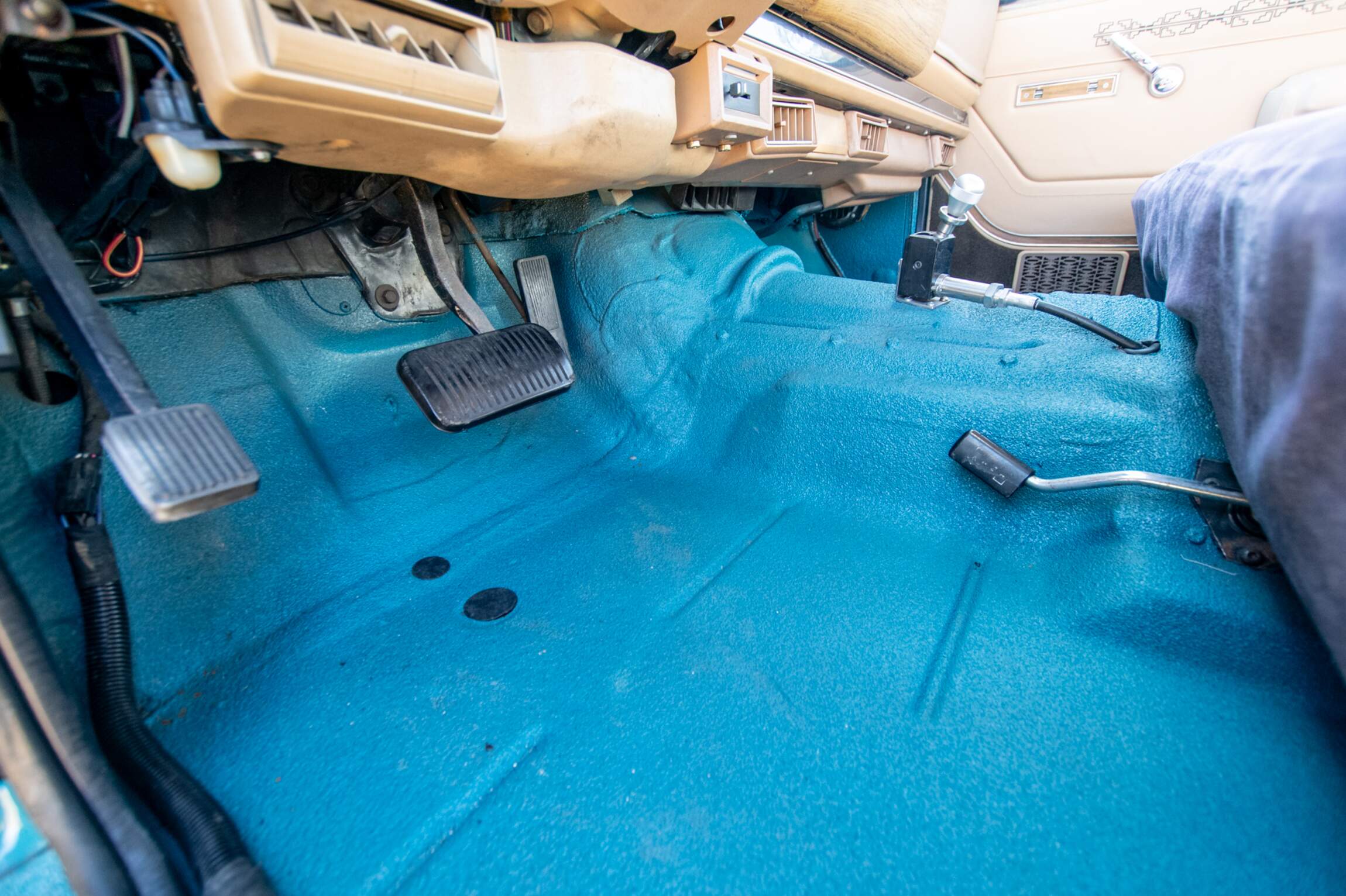 Sold: Custom 1987 Jeep Grand Wagoneer SJ