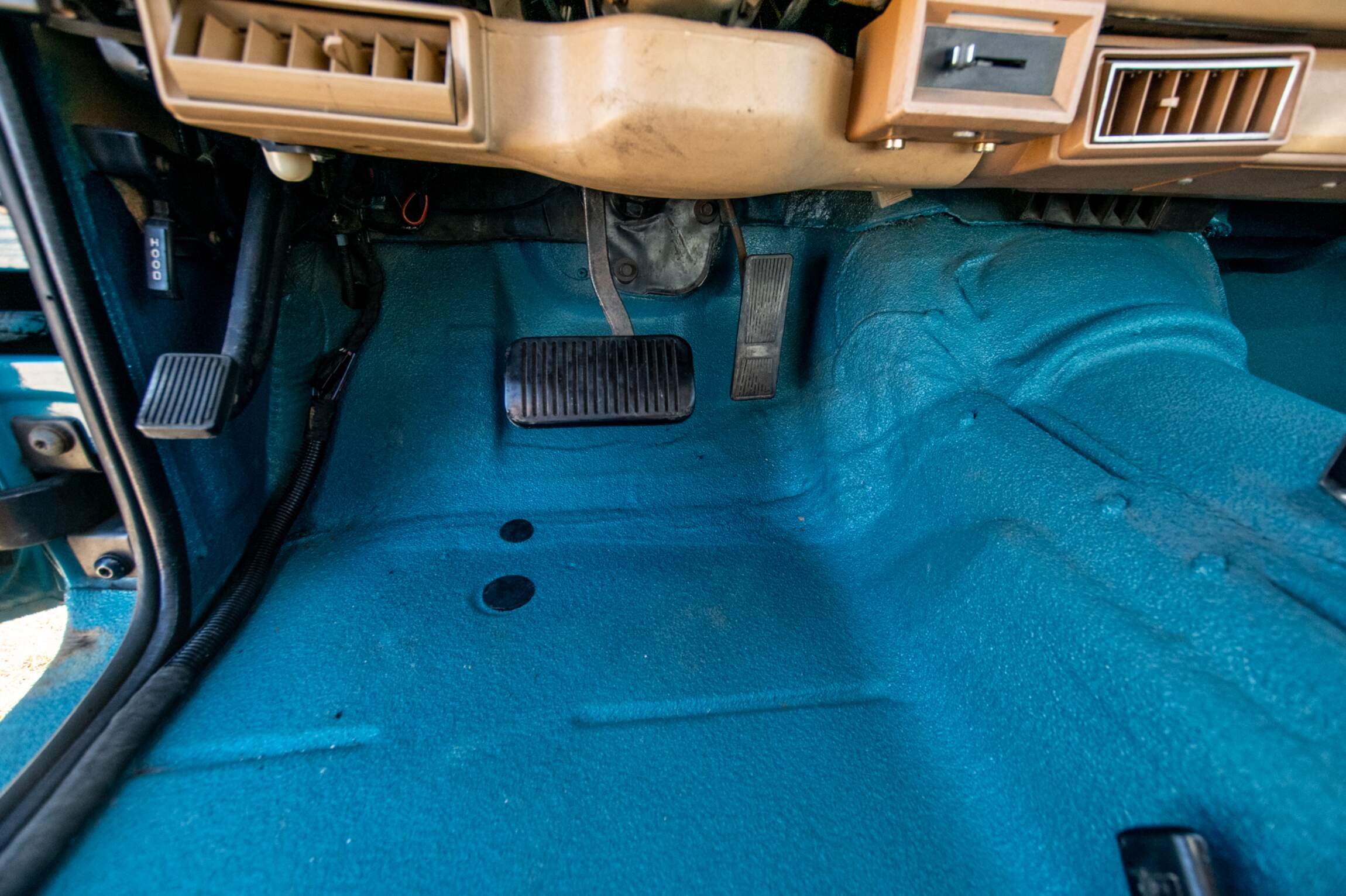 Sold: Custom 1987 Jeep Grand Wagoneer SJ